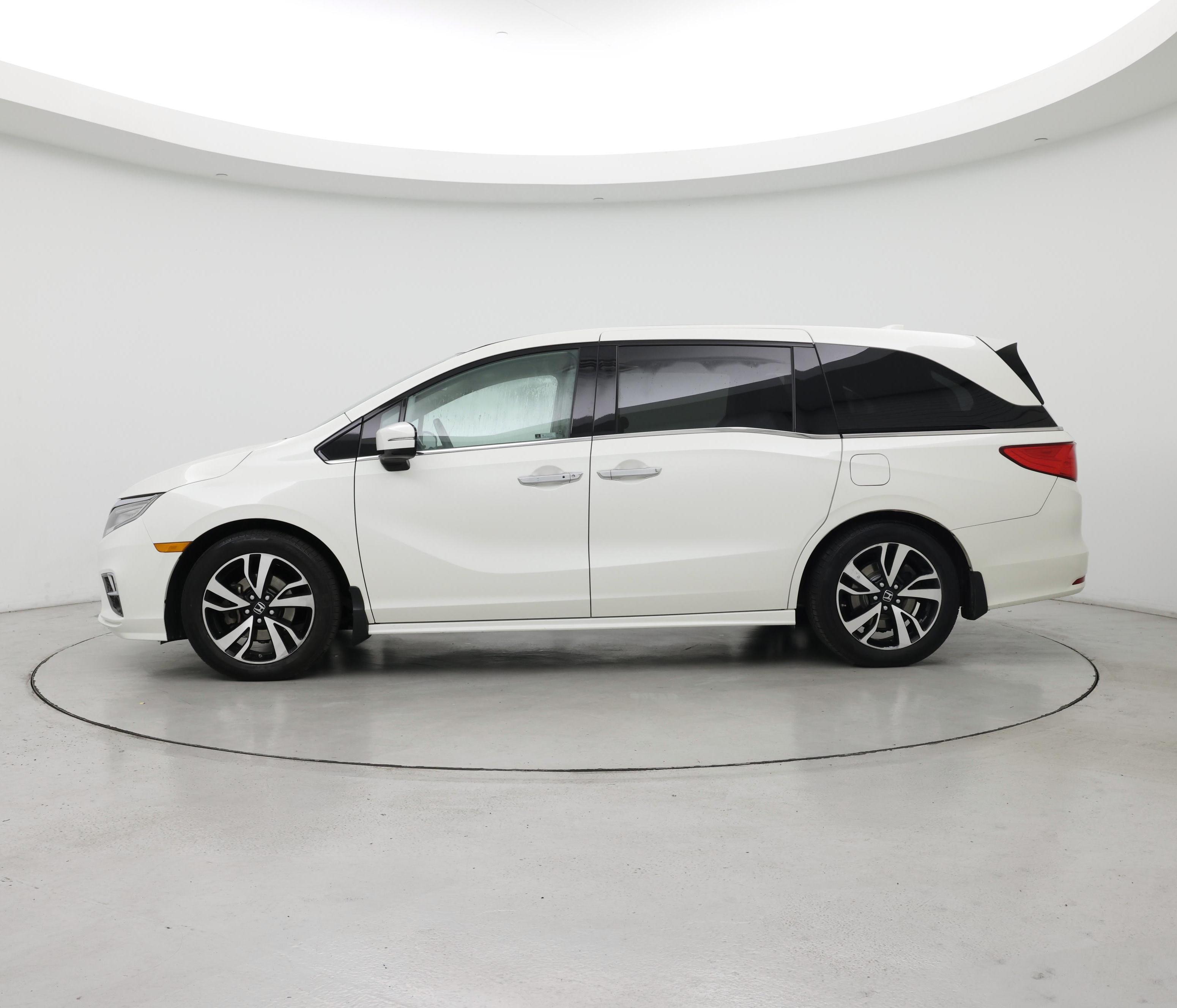 Thumbnail: 2019 Honda Odyssey - 3
