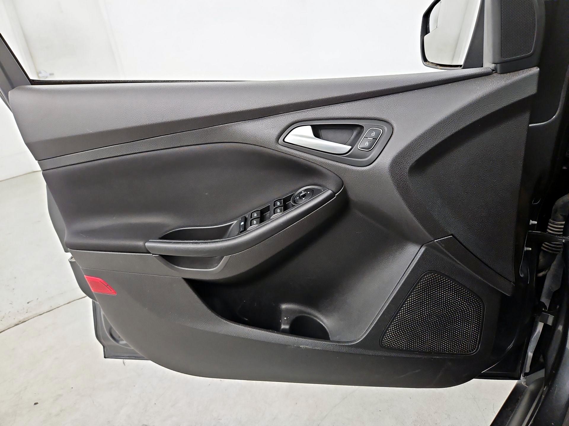 Thumbnail: 2017 Ford Focus - 12