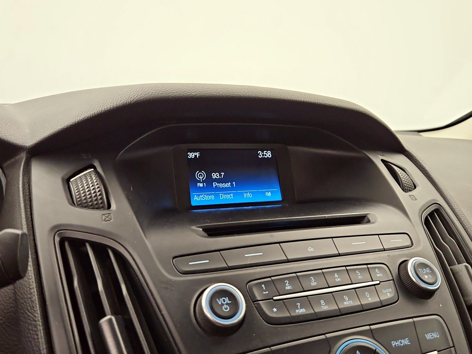 Thumbnail: 2017 Ford Focus - 15