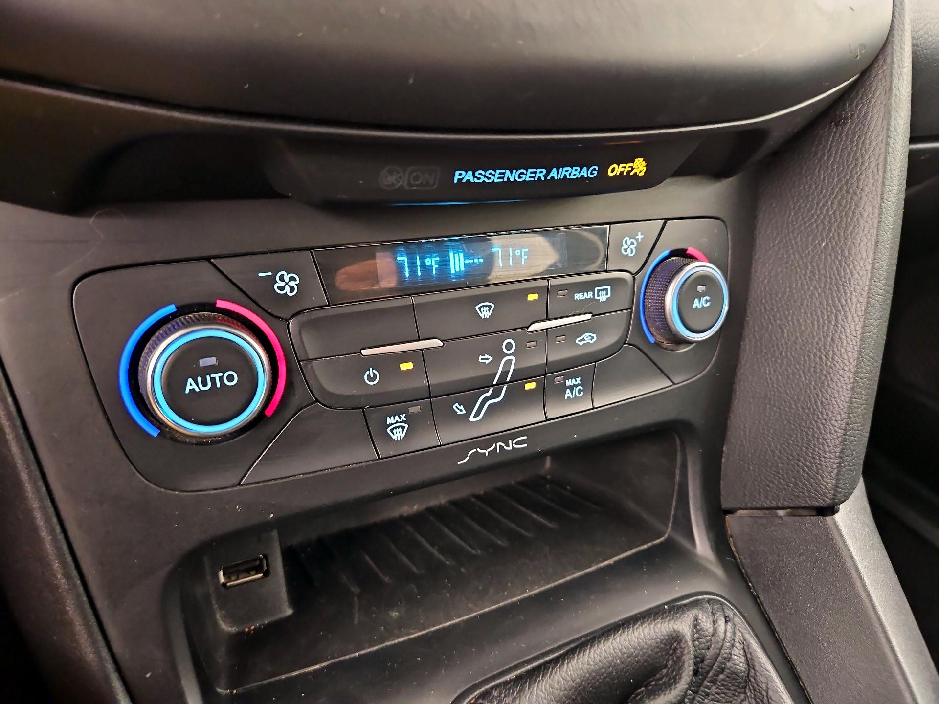 Thumbnail: 2017 Ford Focus - 16