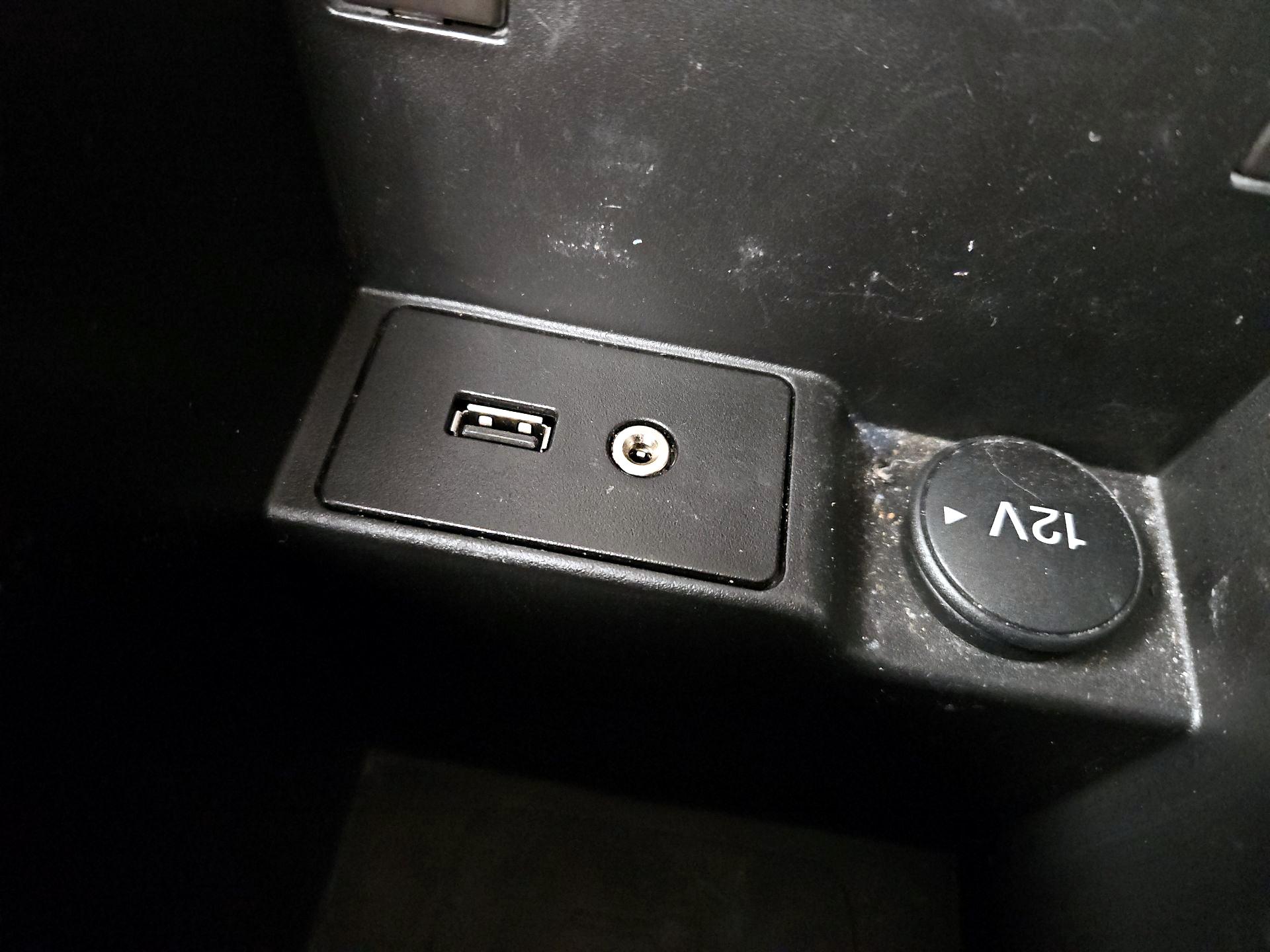 Thumbnail: 2017 Ford Focus - 18