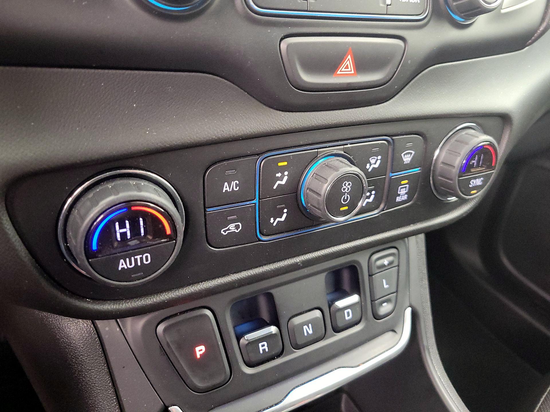 Thumbnail: 2020 GMC Terrain - 16