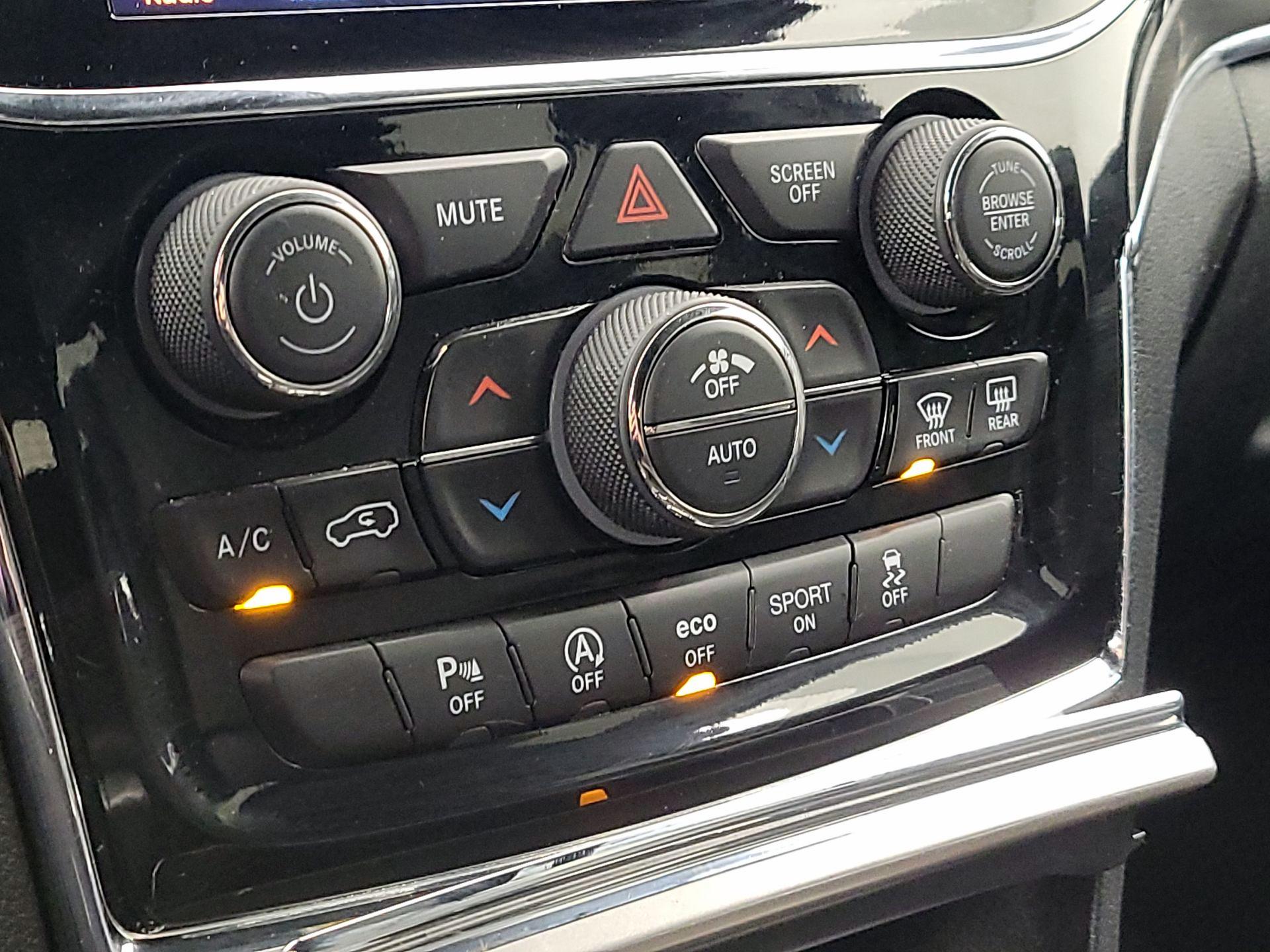 Thumbnail: 2019 Jeep Grand Cherokee - 17