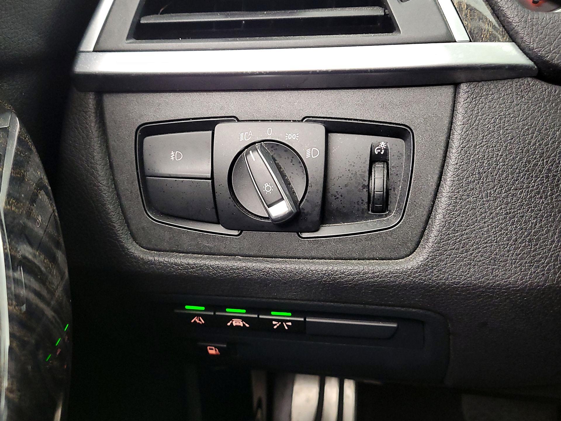 Thumbnail: 2017 BMW 3 Series - 13