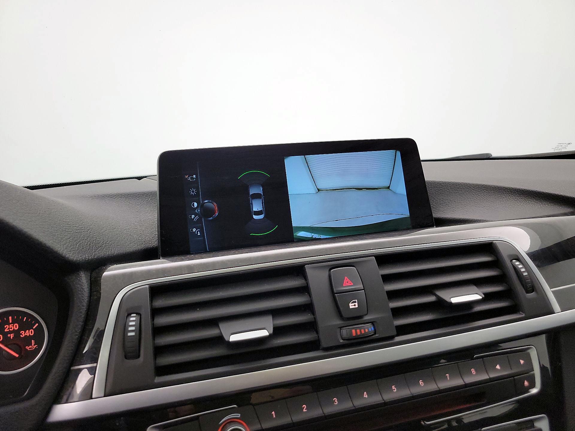 Thumbnail: 2017 BMW 3 Series - 15