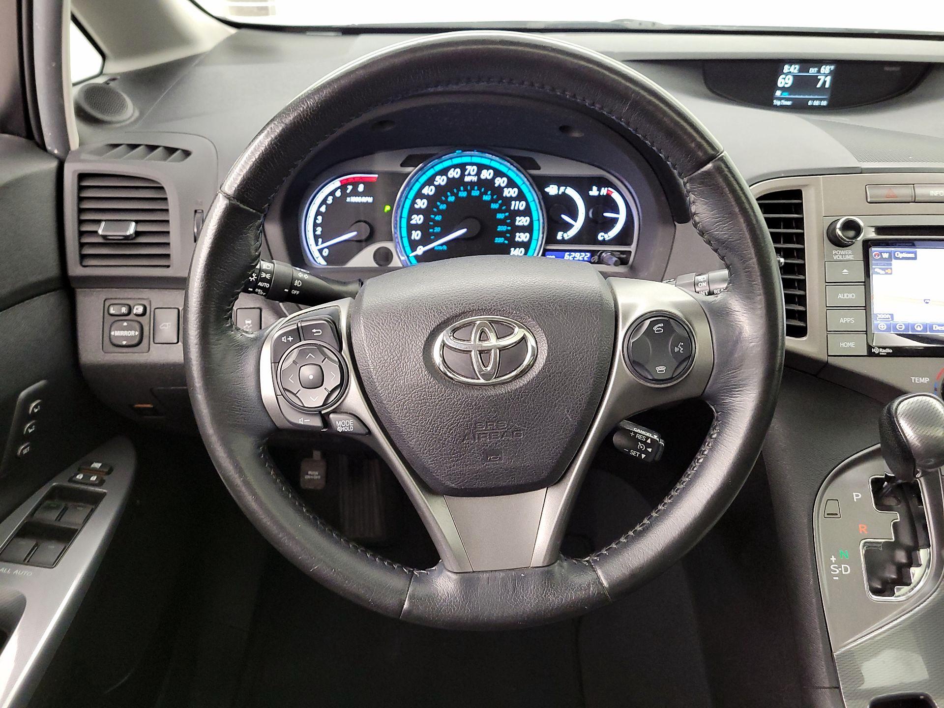 Thumbnail: 2015 Toyota Venza - 10