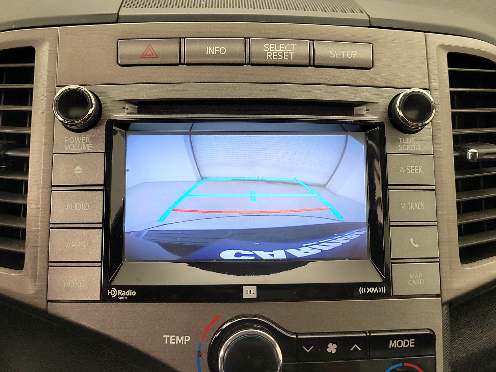 Thumbnail: 2015 Toyota Venza - 15