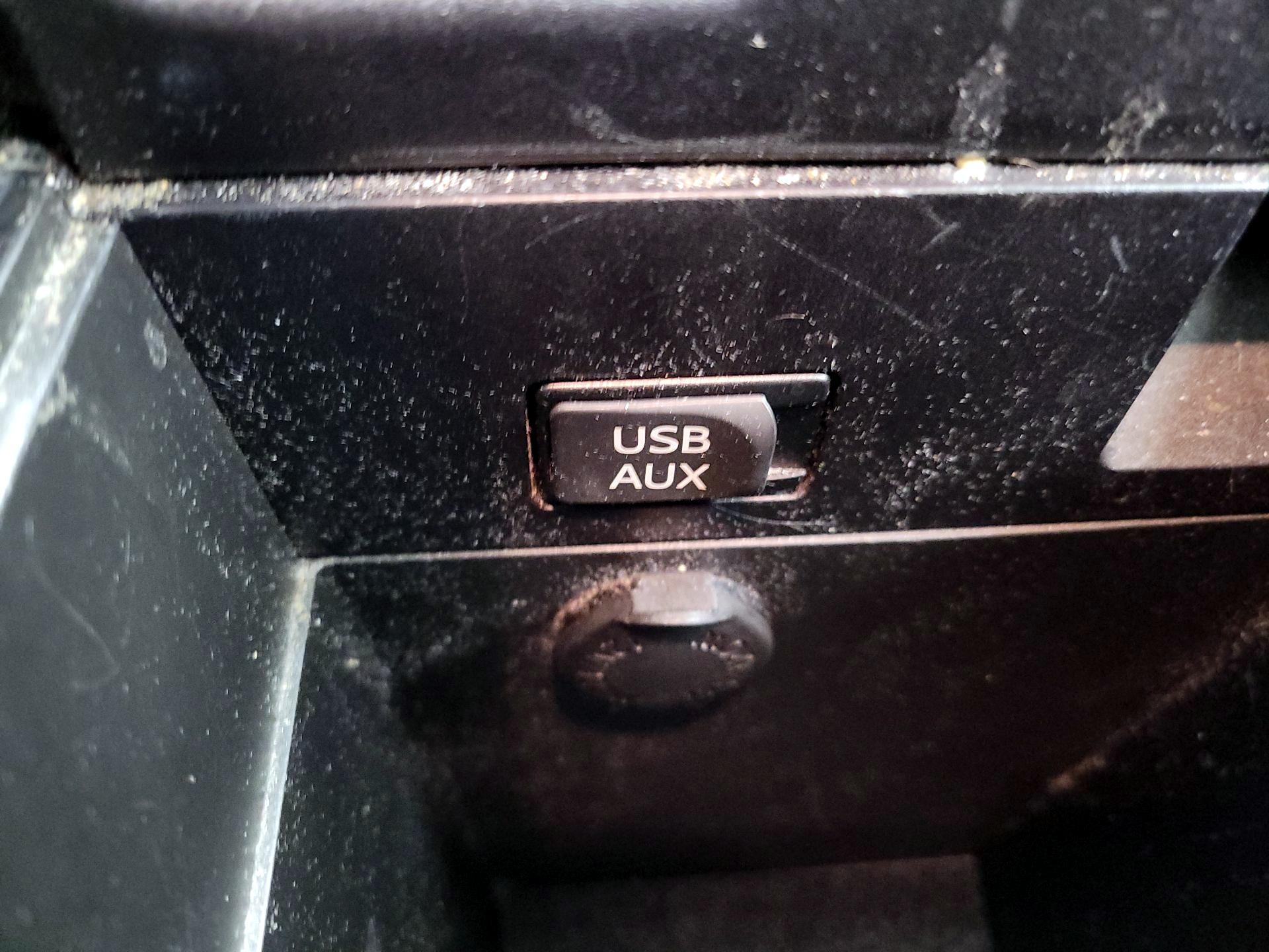 Thumbnail: 2015 Toyota Venza - 19