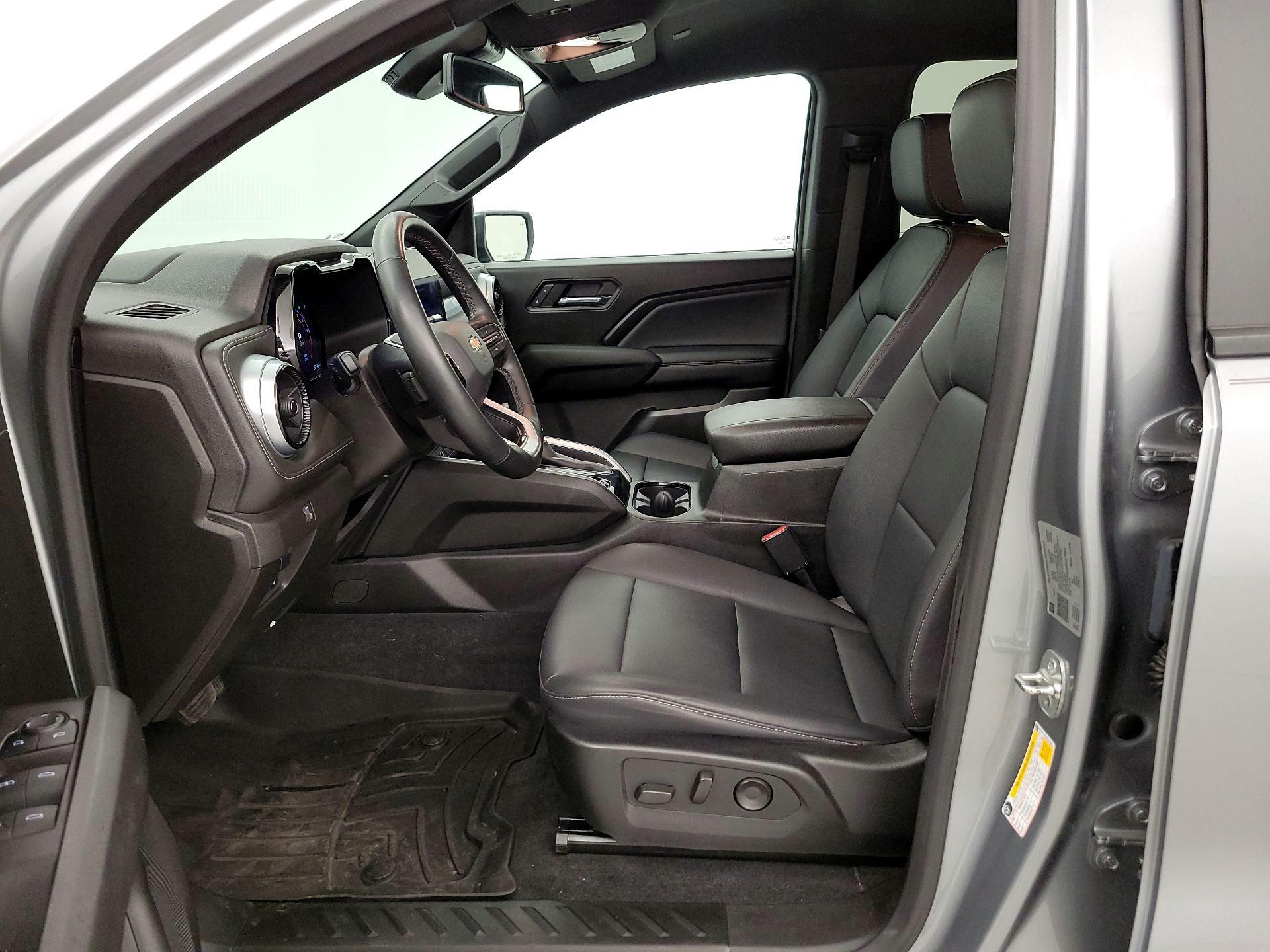 Thumbnail: 2024 Chevrolet Colorado - 11