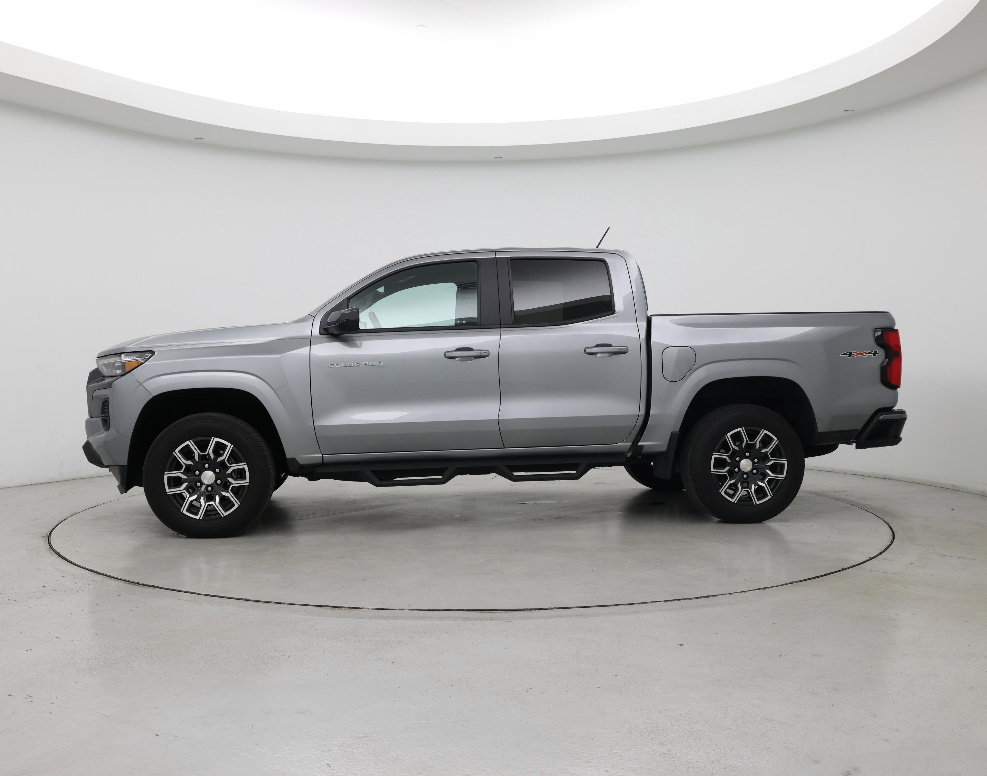 Thumbnail: 2024 Chevrolet Colorado - 3