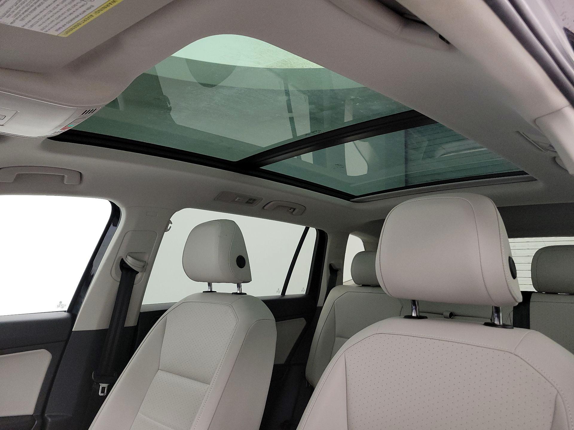 Thumbnail: 2021 Volkswagen Tiguan - 20