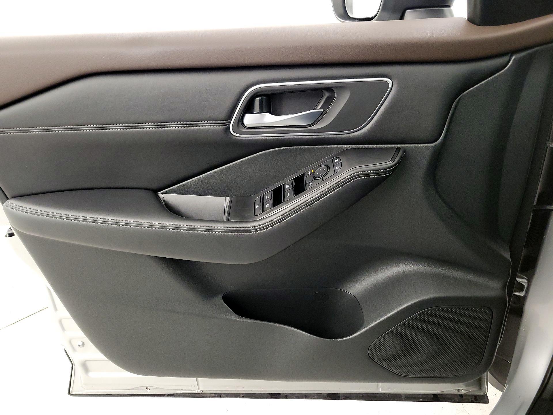 Thumbnail: 2021 Nissan Rogue - 12