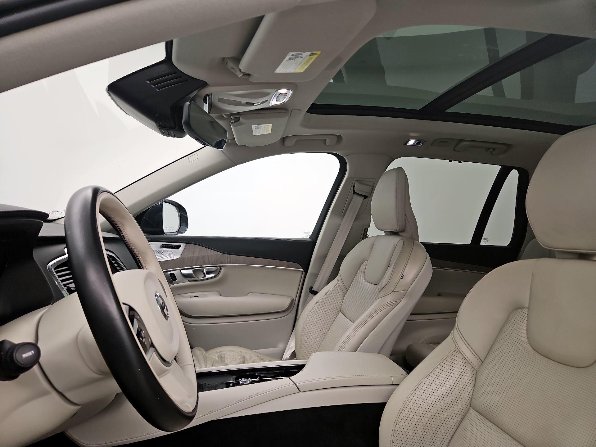 Thumbnail: 2022 Volvo XC90 - 20