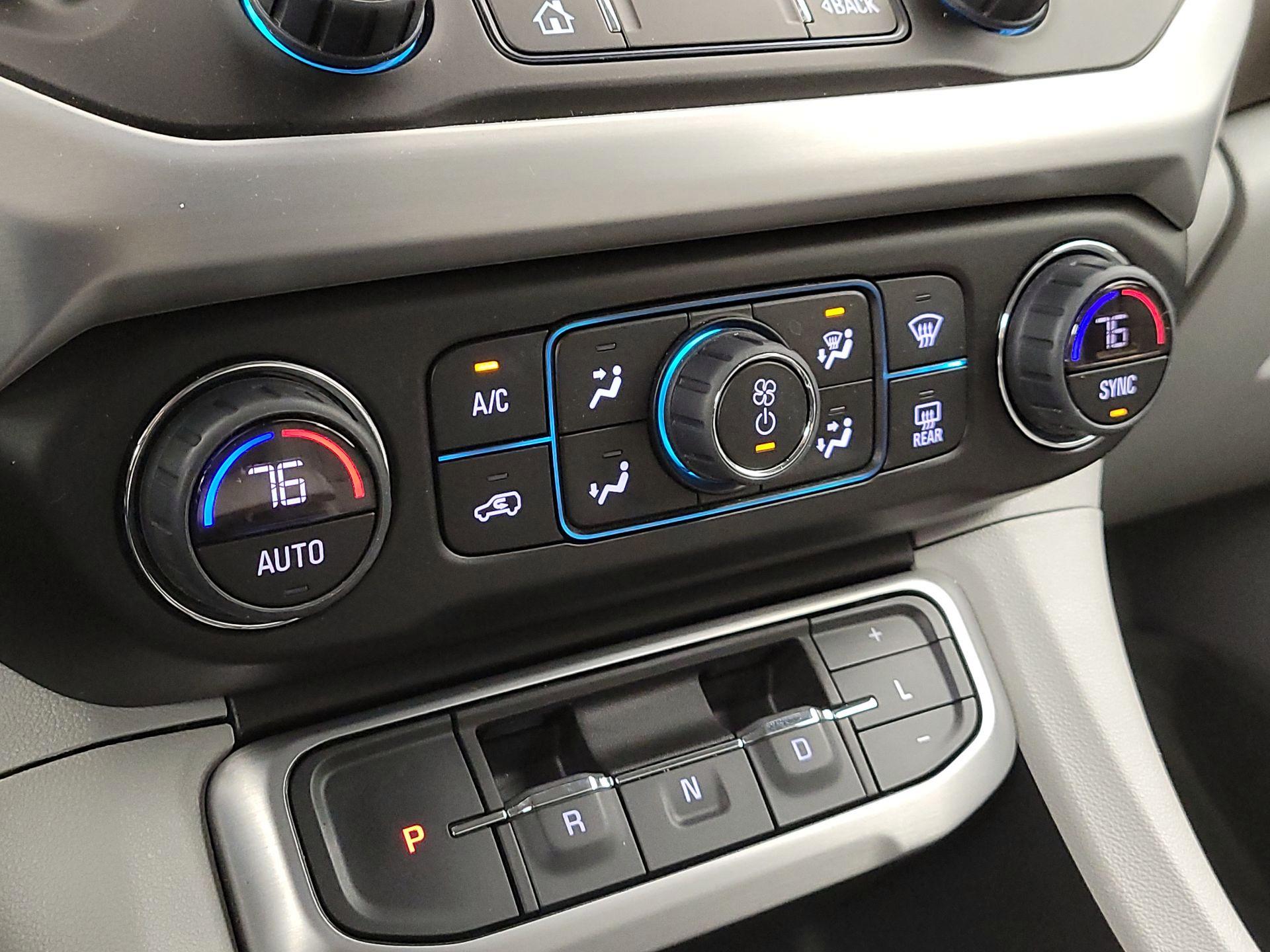 Thumbnail: 2023 GMC Acadia - 17