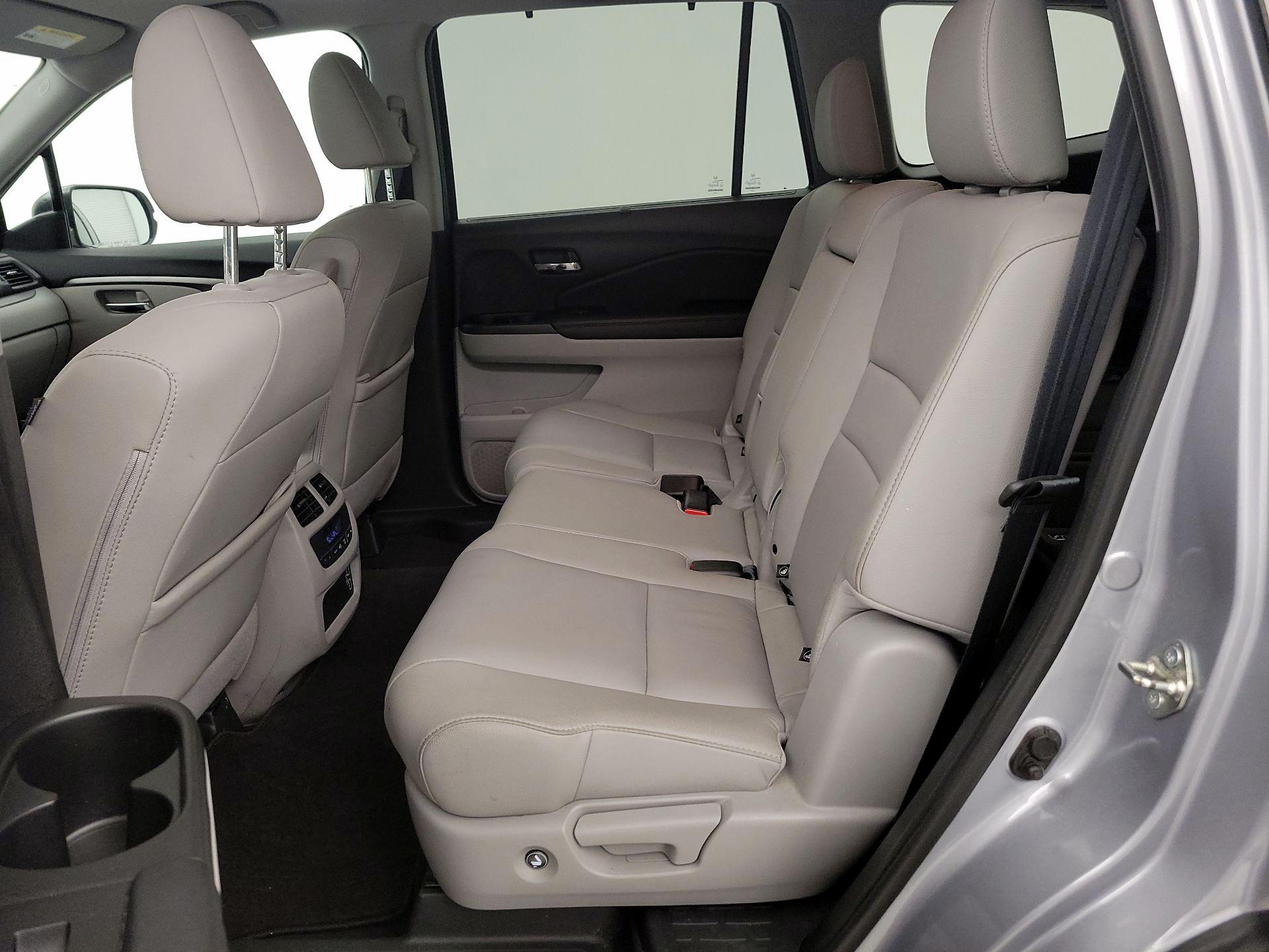 Thumbnail: 2019 Honda Pilot - 20