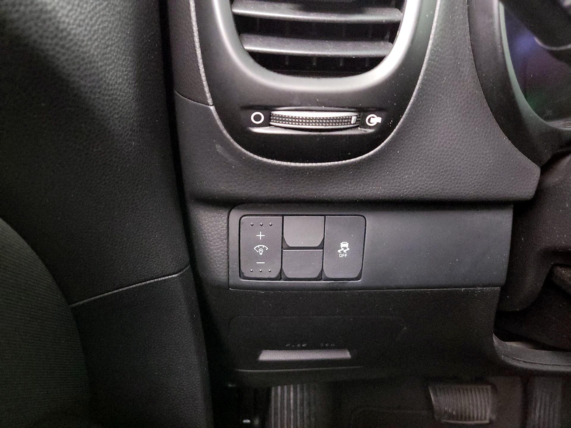 Thumbnail: 2015 Kia Soul - 13