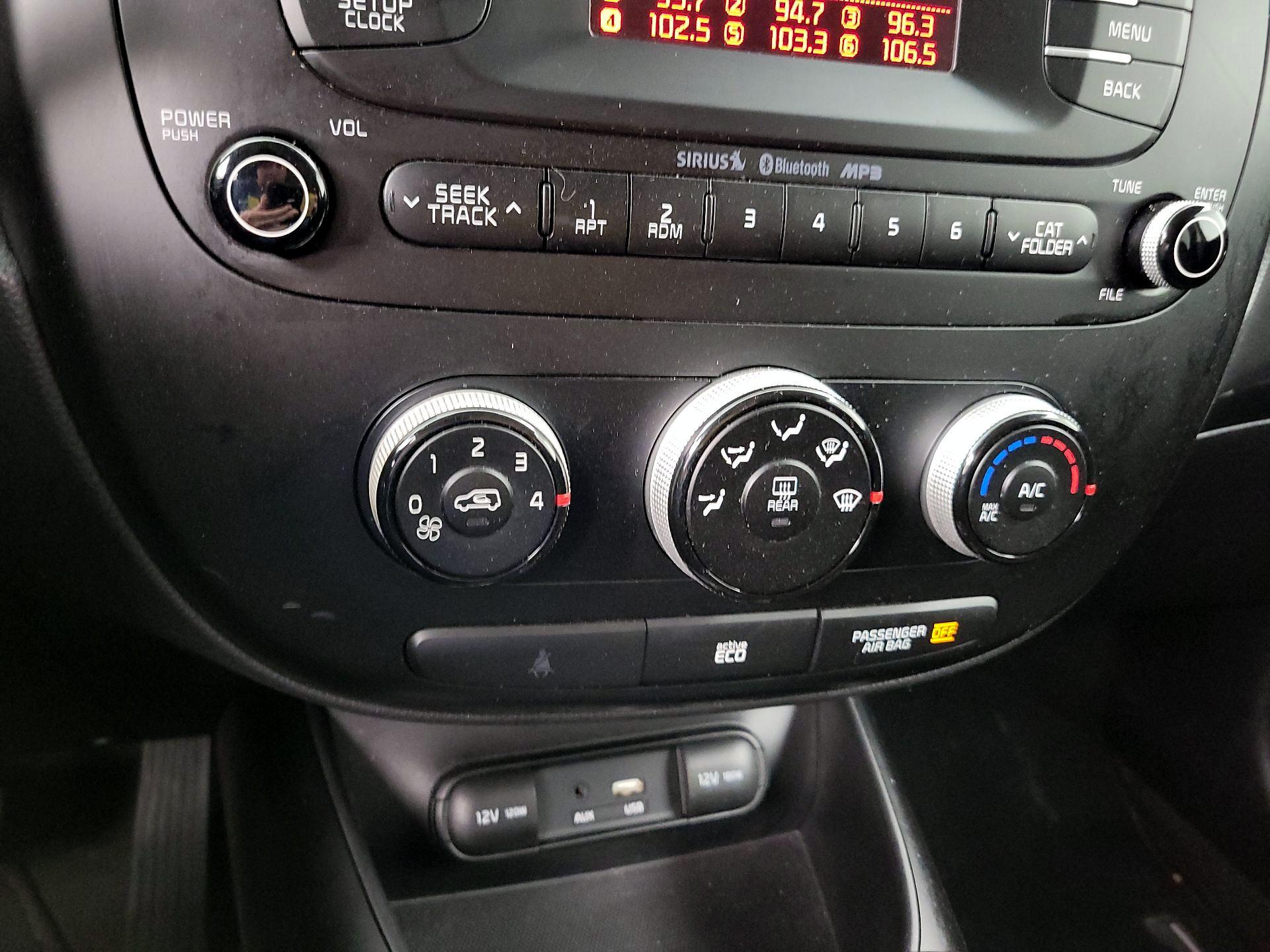 Thumbnail: 2015 Kia Soul - 15