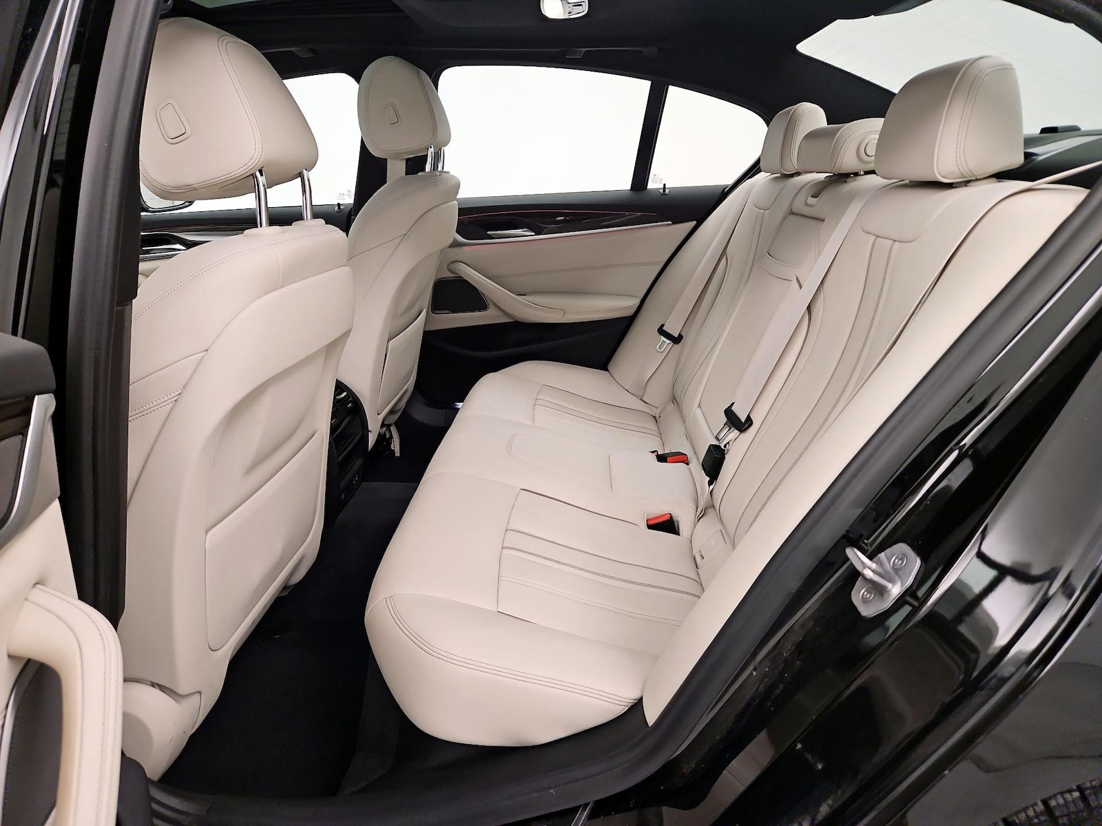 2022 BMW 5 Series 540i - Photo 22