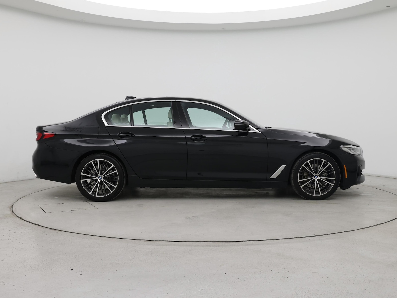 2022 BMW 5 Series 540i - Photo 8