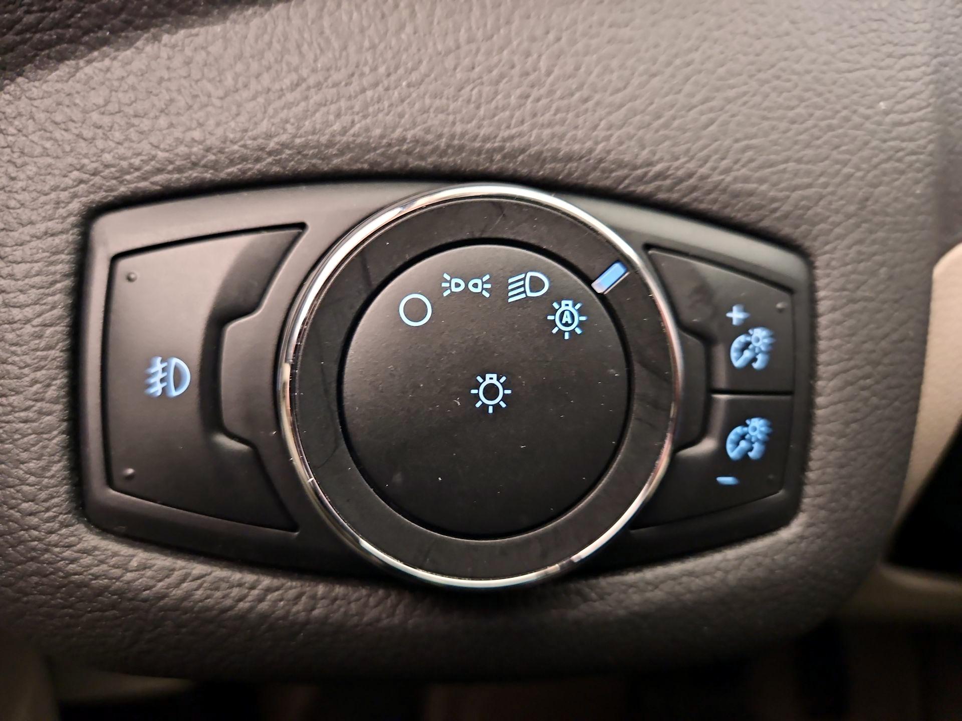 Thumbnail: 2015 Ford Escape - 13