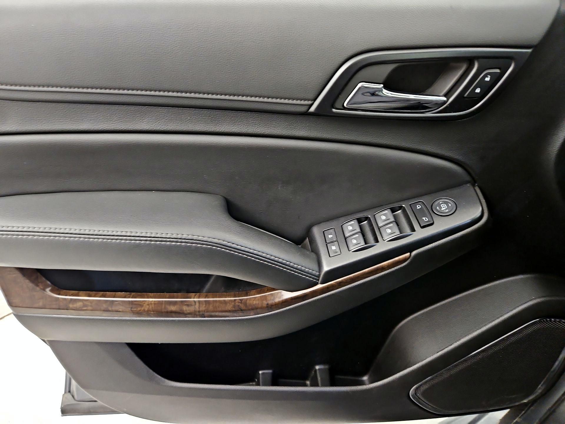 Thumbnail: 2019 Chevrolet Tahoe - 12