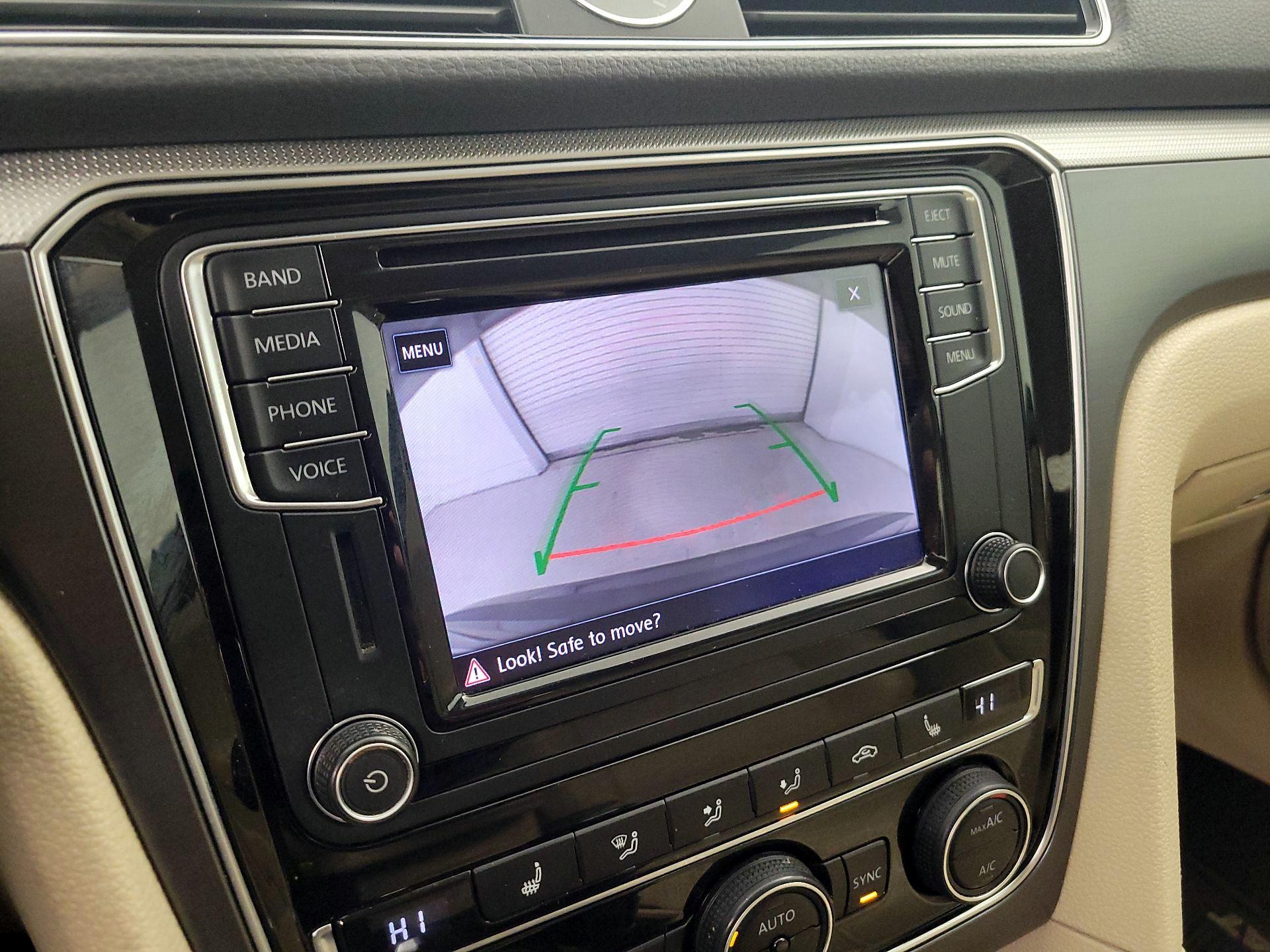 Thumbnail: 2017 Volkswagen Passat - 14