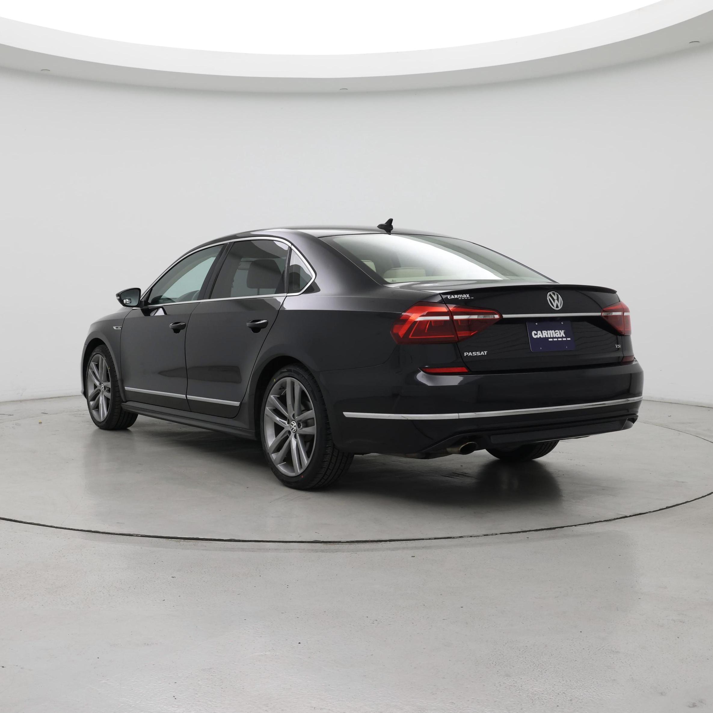 Thumbnail: 2017 Volkswagen Passat - 2