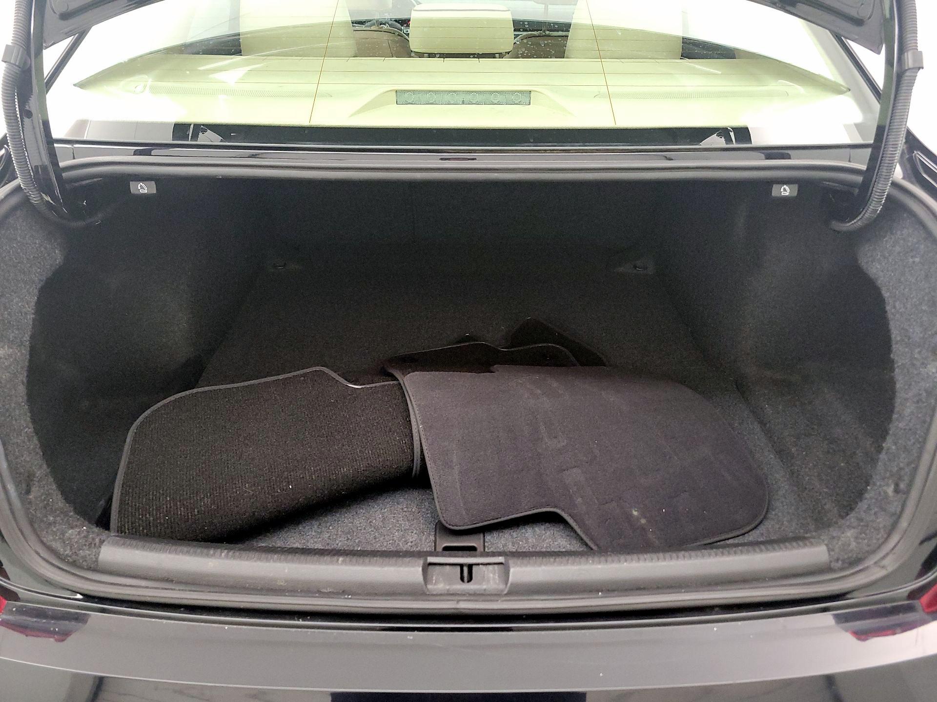 Thumbnail: 2017 Volkswagen Passat - 20