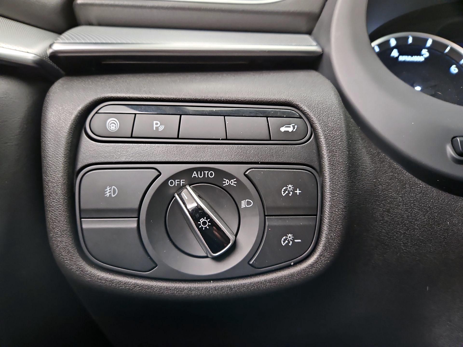 Thumbnail: 2019 INFINITI QX50 - 13