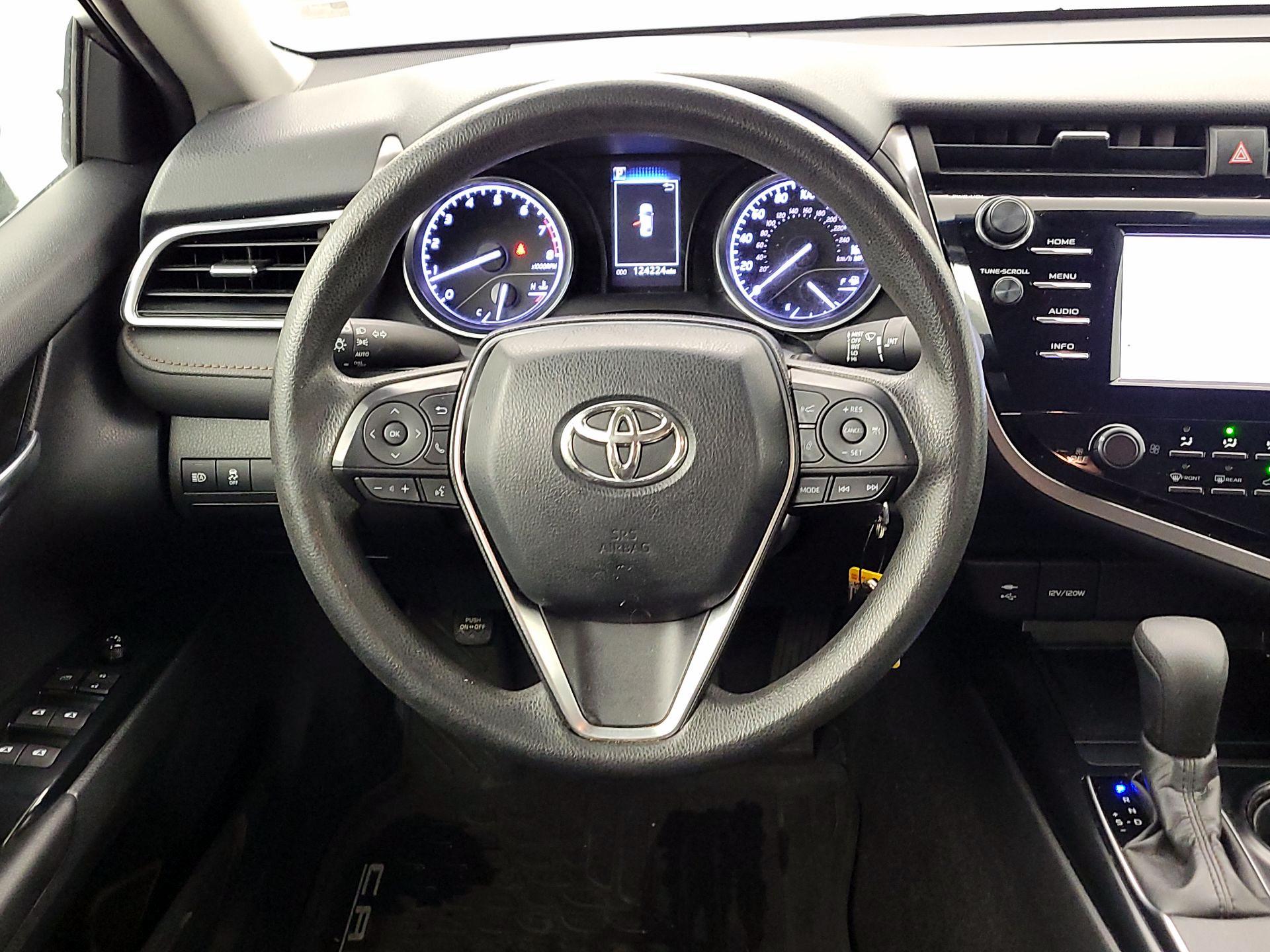 Thumbnail: 2018 Toyota Camry - 10