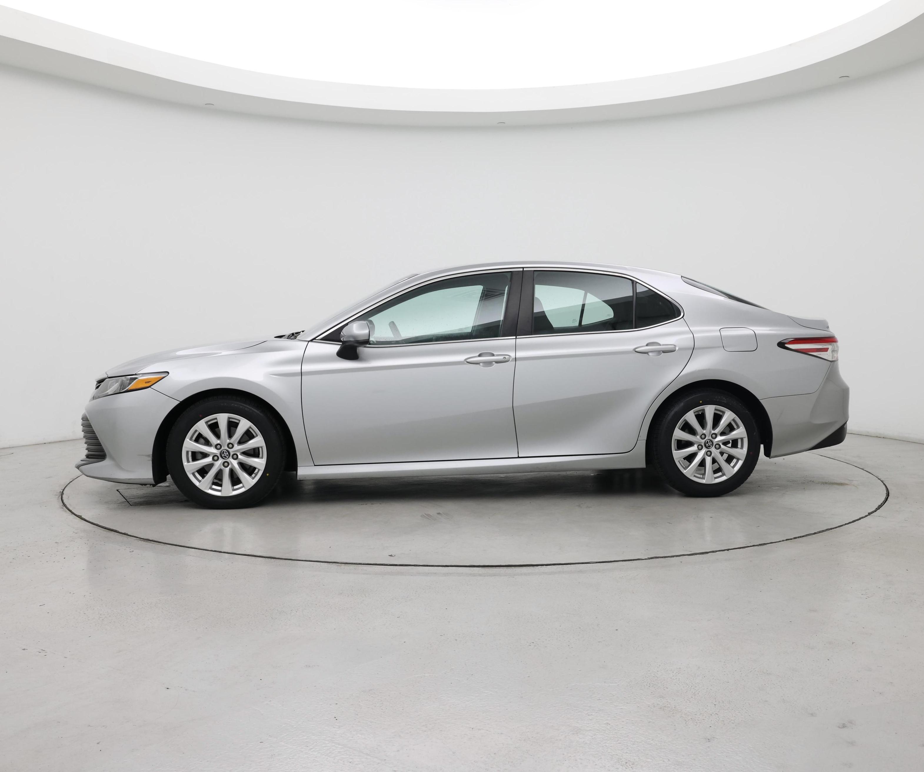 Thumbnail: 2018 Toyota Camry - 3