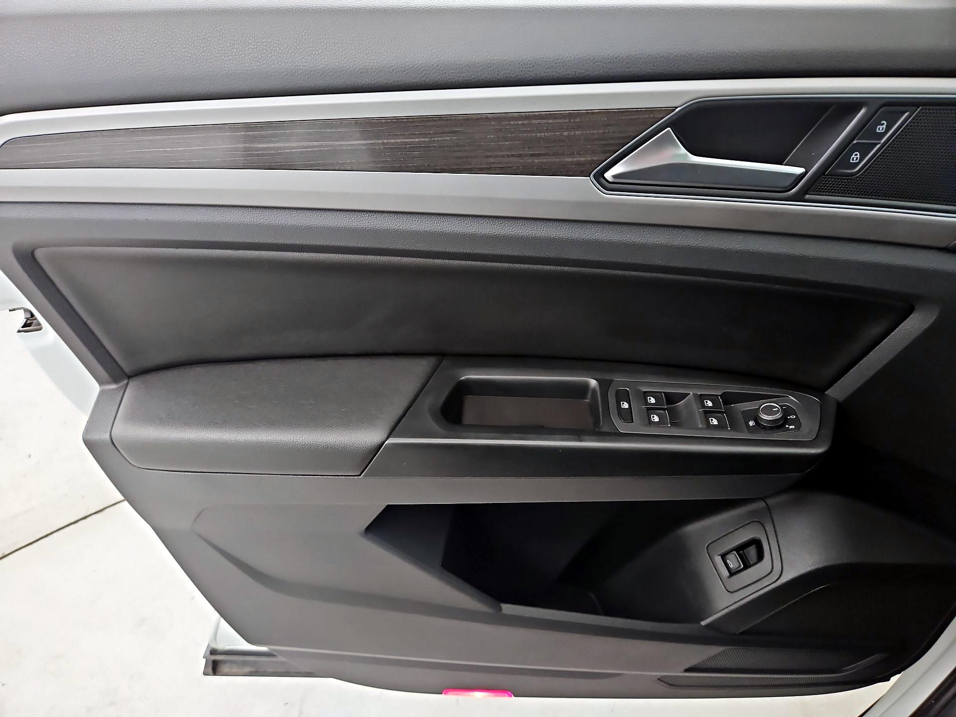 Thumbnail: 2018 Volkswagen Atlas - 12