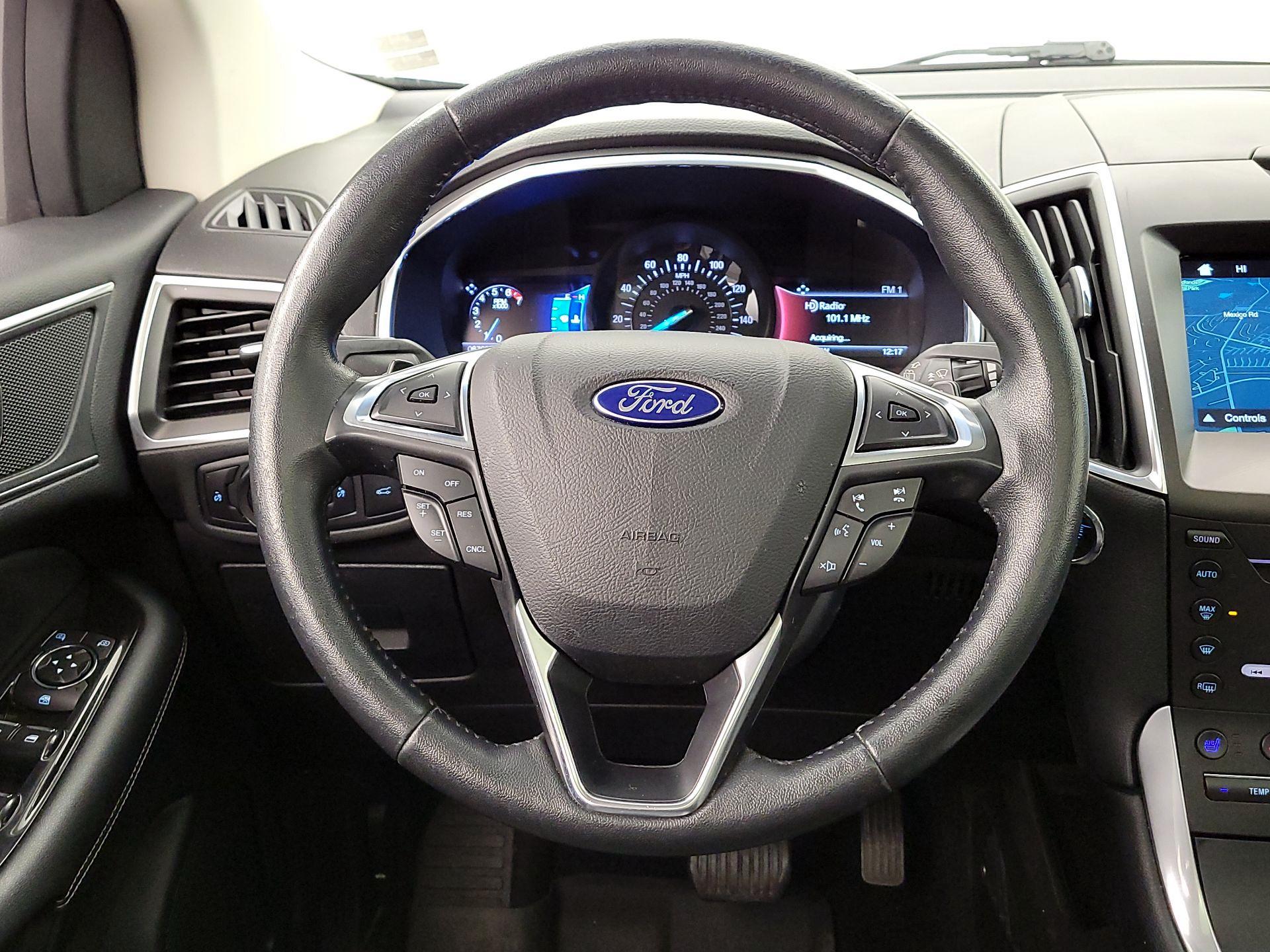 Thumbnail: 2017 Ford Edge - 10