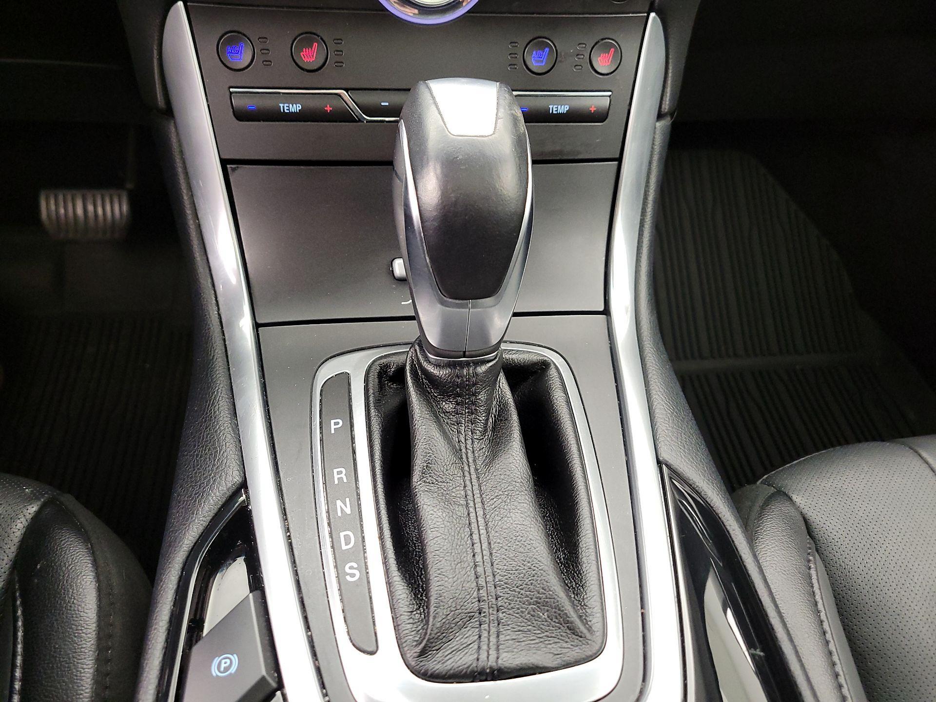 Thumbnail: 2017 Ford Edge - 18