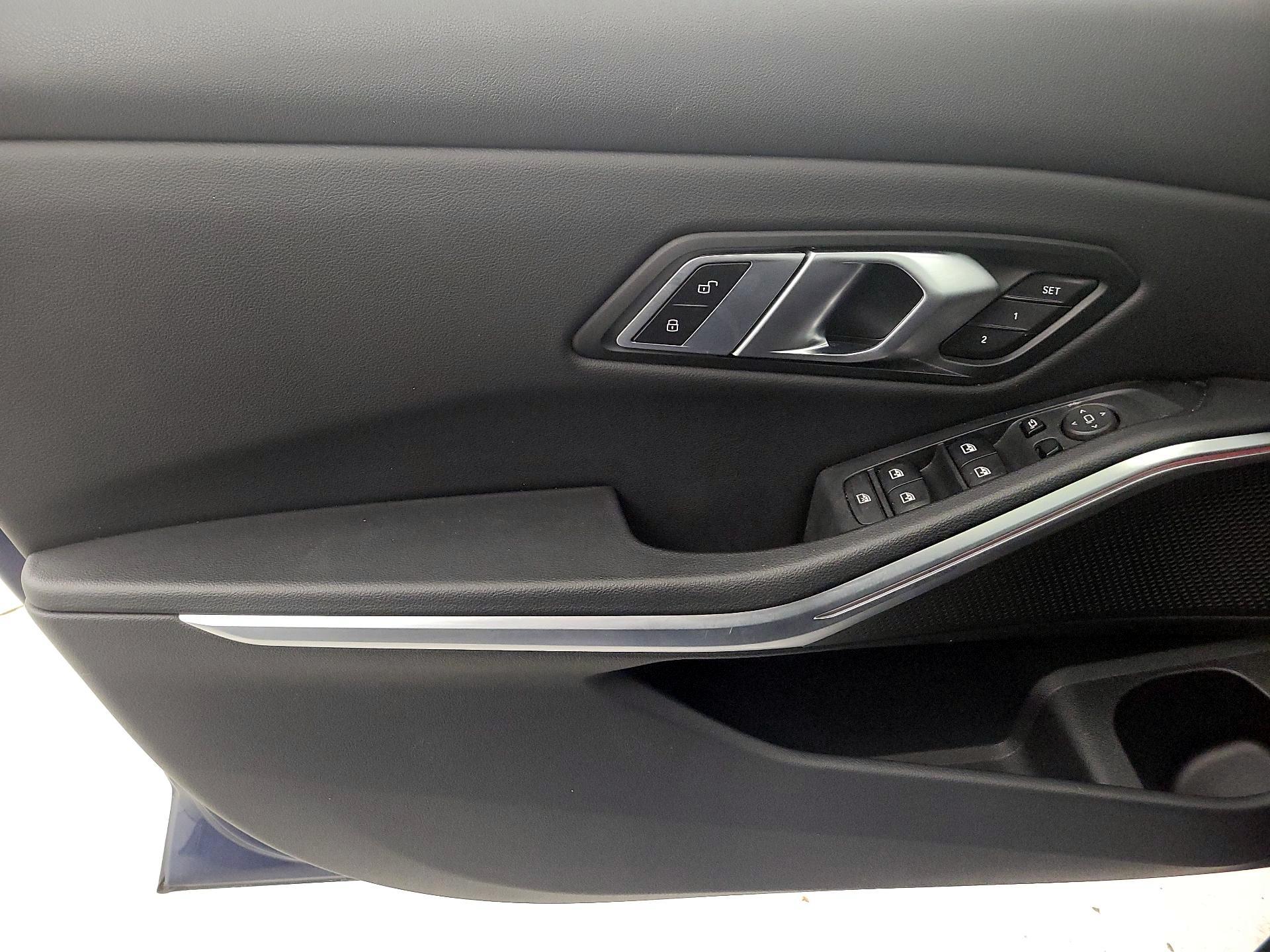 Thumbnail: 2022 BMW 3 Series - 12