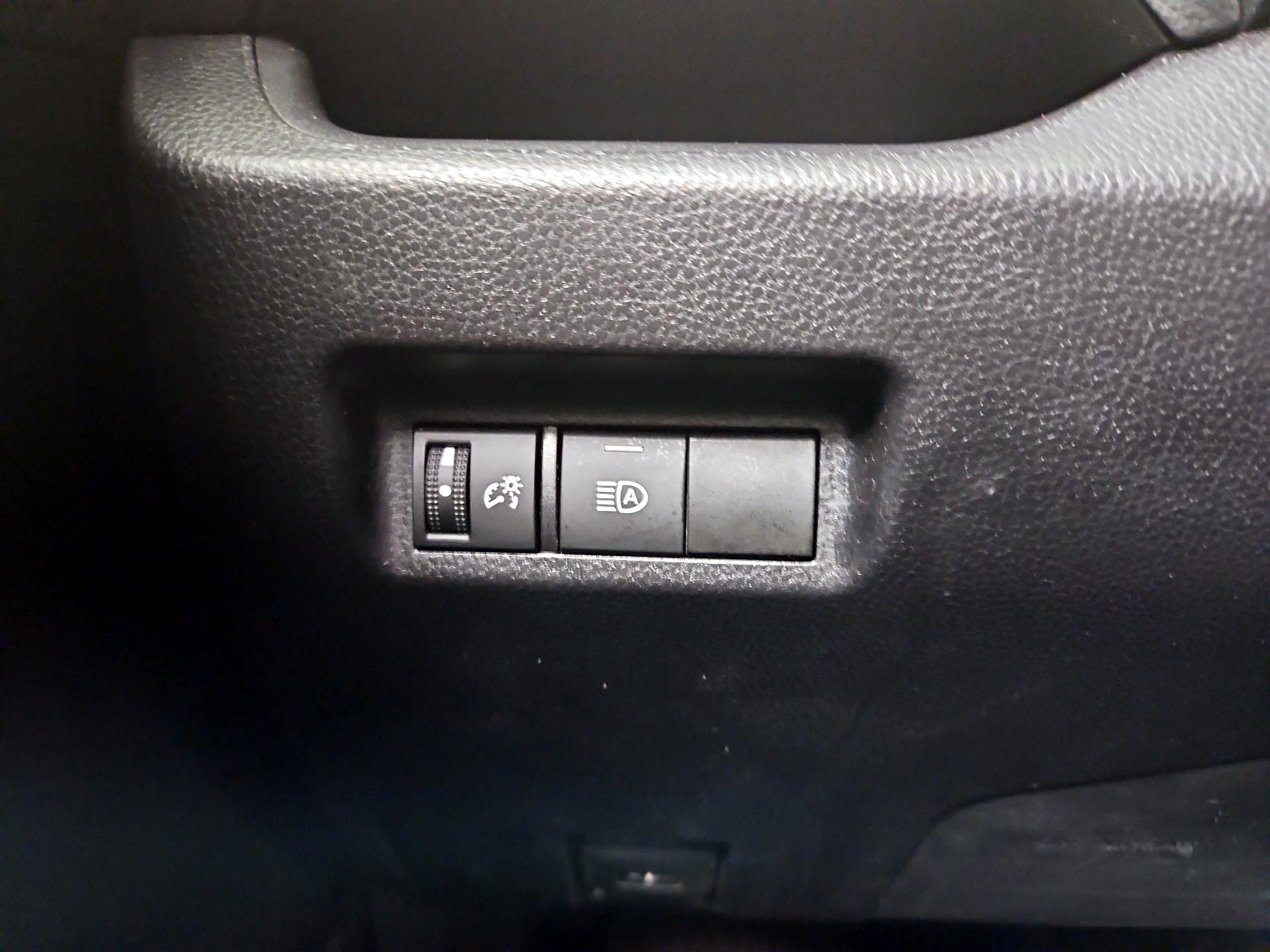 Thumbnail: 2019 Toyota RAV4 - 13