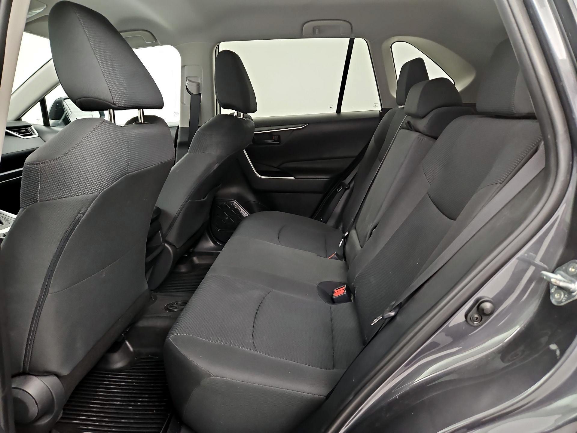 Thumbnail: 2019 Toyota RAV4 - 19