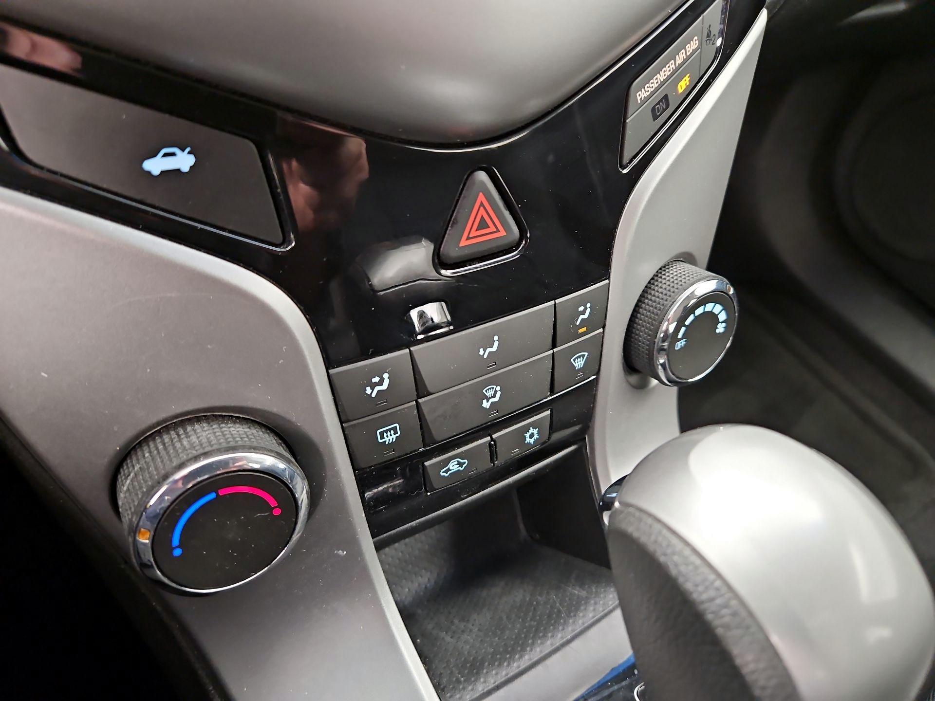 Thumbnail: 2015 Chevrolet Cruze - 16