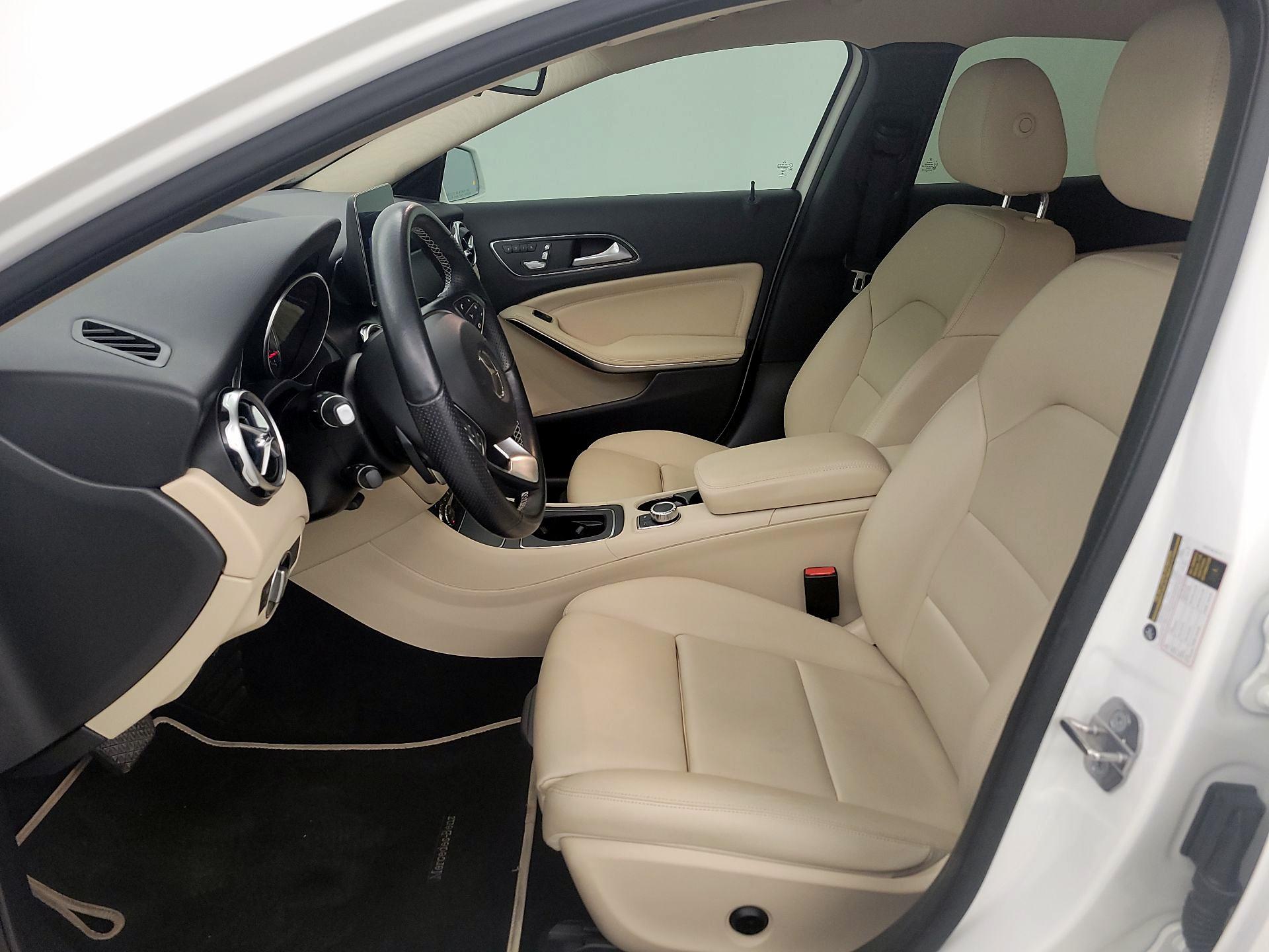 Thumbnail: 2019 Mercedes-Benz GLA - 11