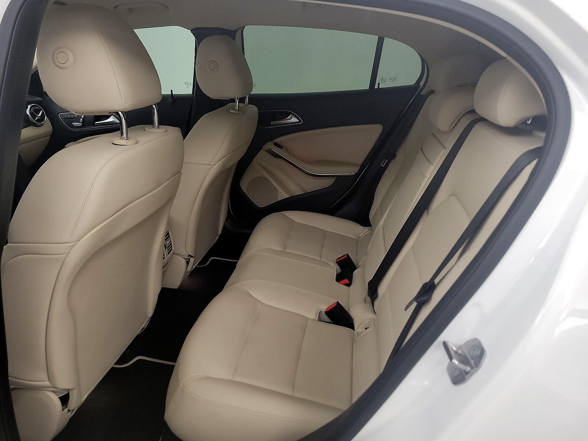 Thumbnail: 2019 Mercedes-Benz GLA - 19