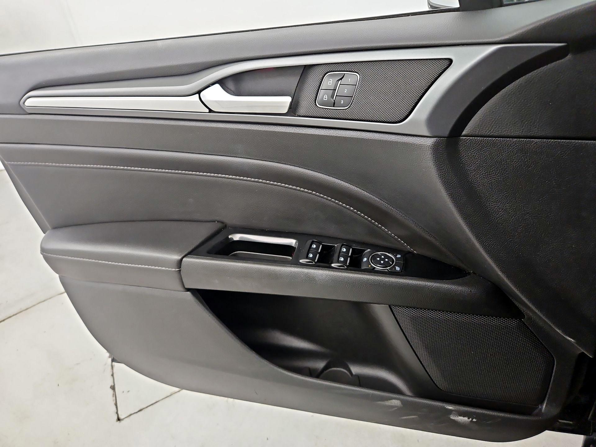 Thumbnail: 2014 Ford Fusion - 12