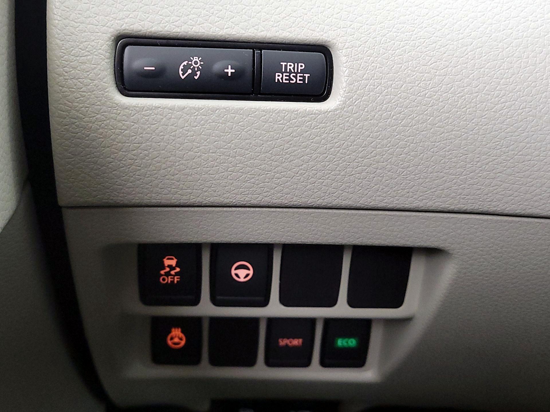 Thumbnail: 2022 Nissan Rogue Sport - 13