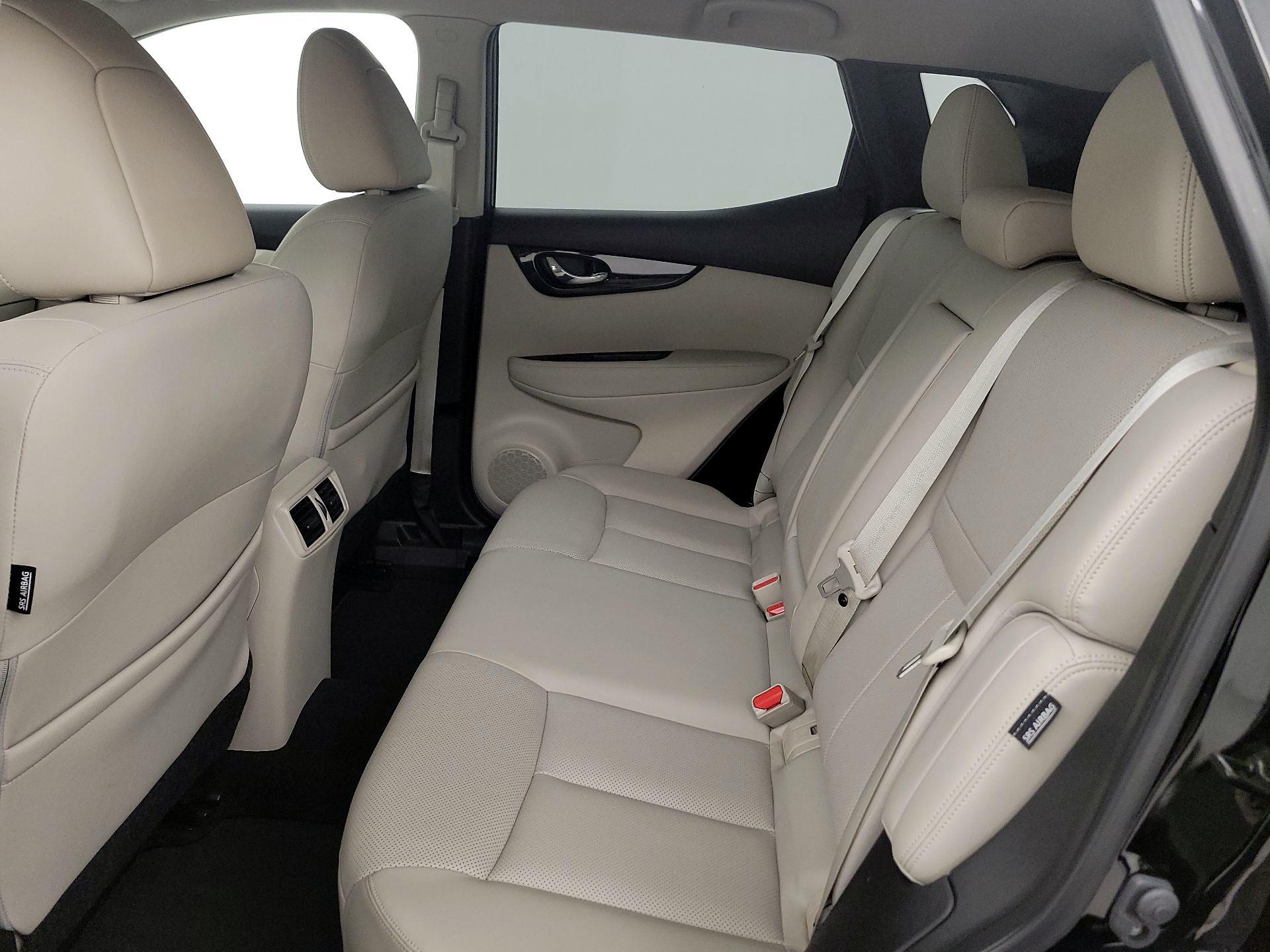 Thumbnail: 2022 Nissan Rogue Sport - 19