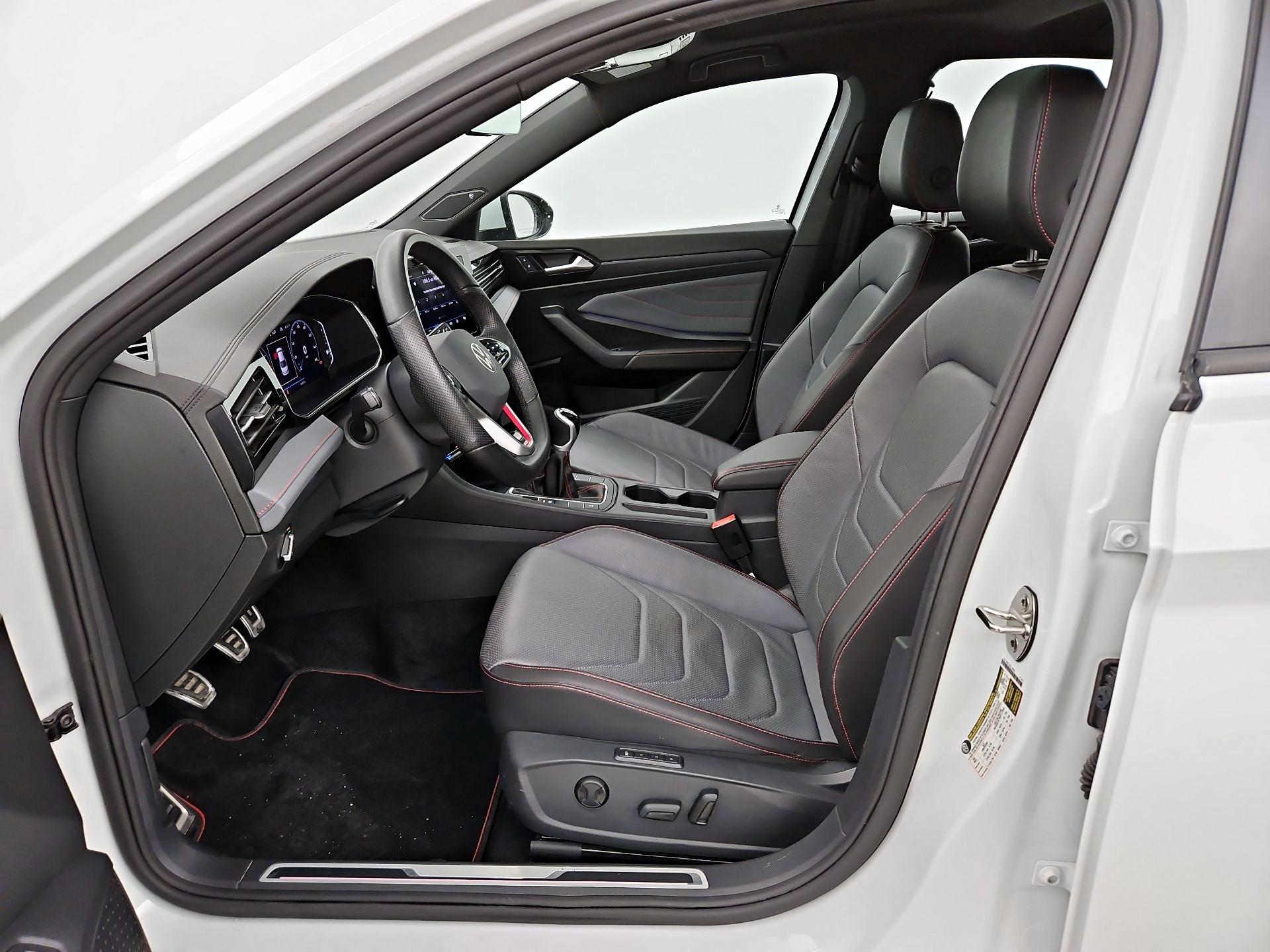 Thumbnail: 2025 Volkswagen Jetta - 11