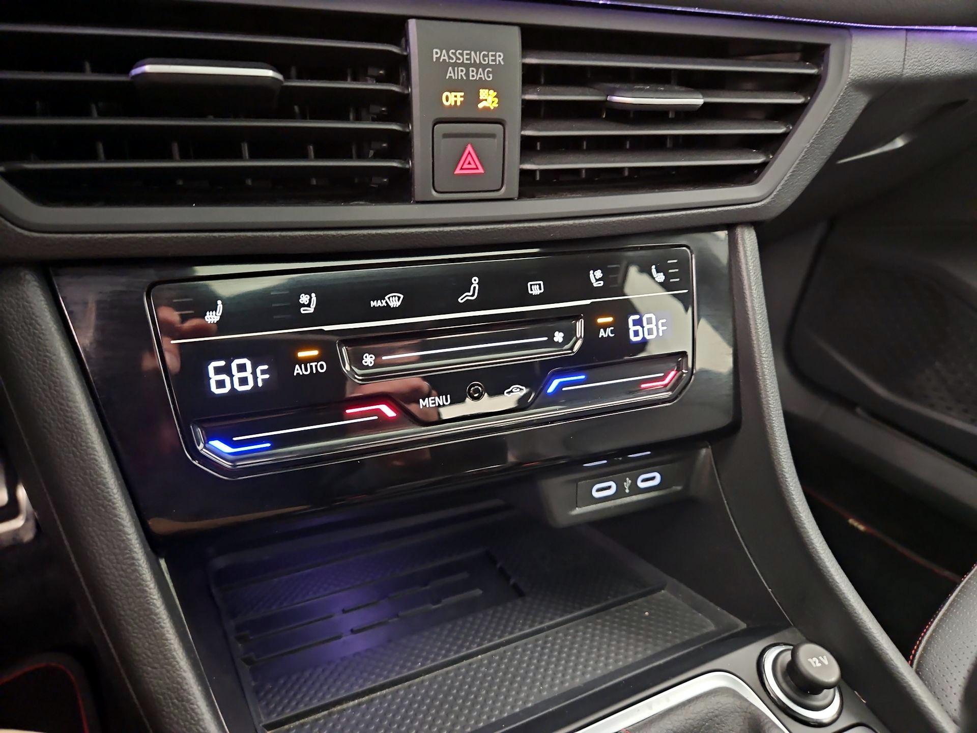 Thumbnail: 2025 Volkswagen Jetta - 16