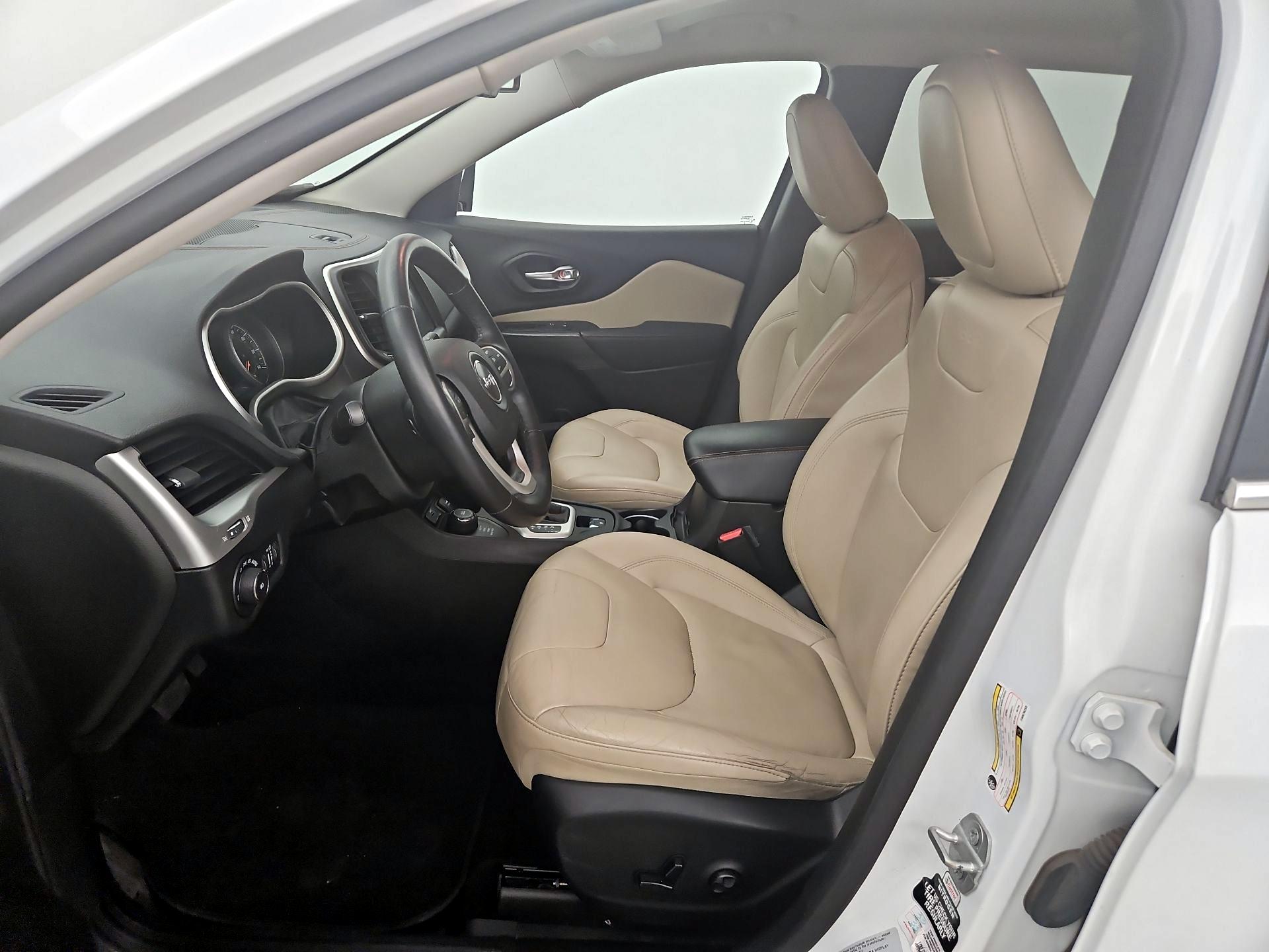 Thumbnail: 2015 Jeep Cherokee - 11