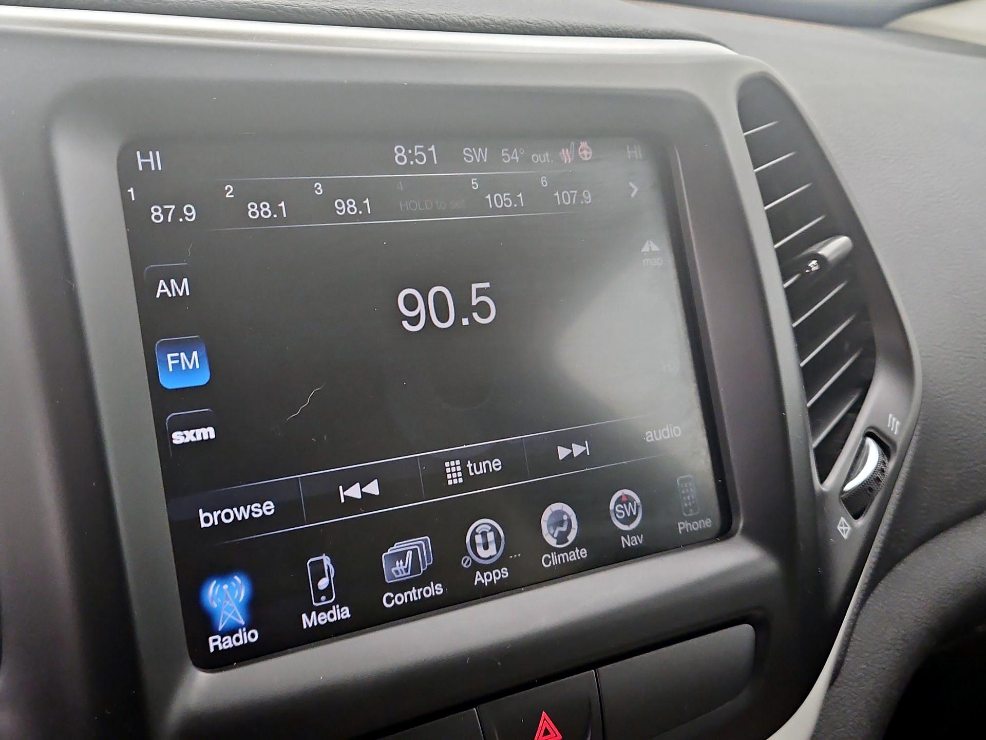 Thumbnail: 2015 Jeep Cherokee - 16