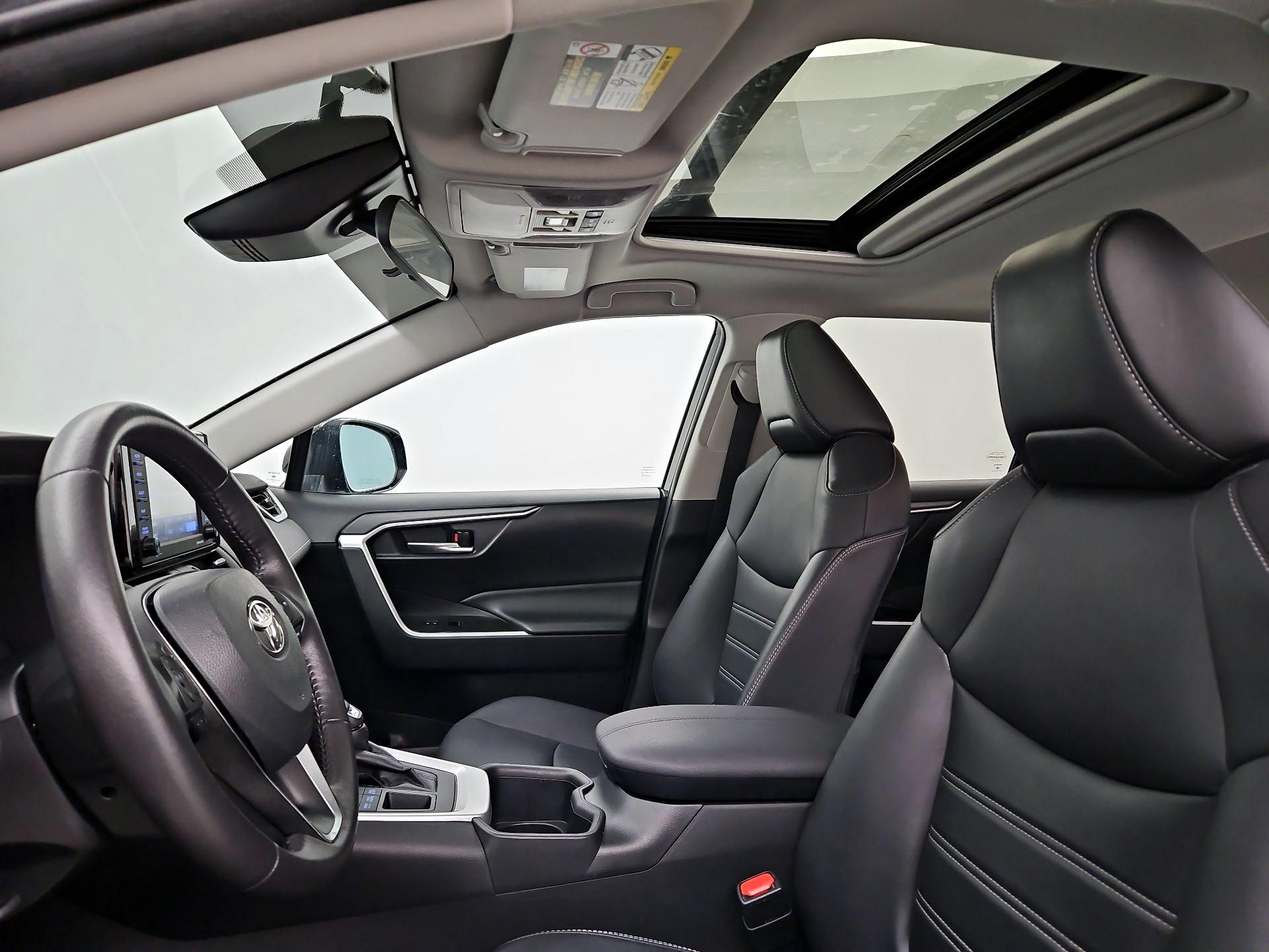 Thumbnail: 2022 Toyota RAV4 - 19