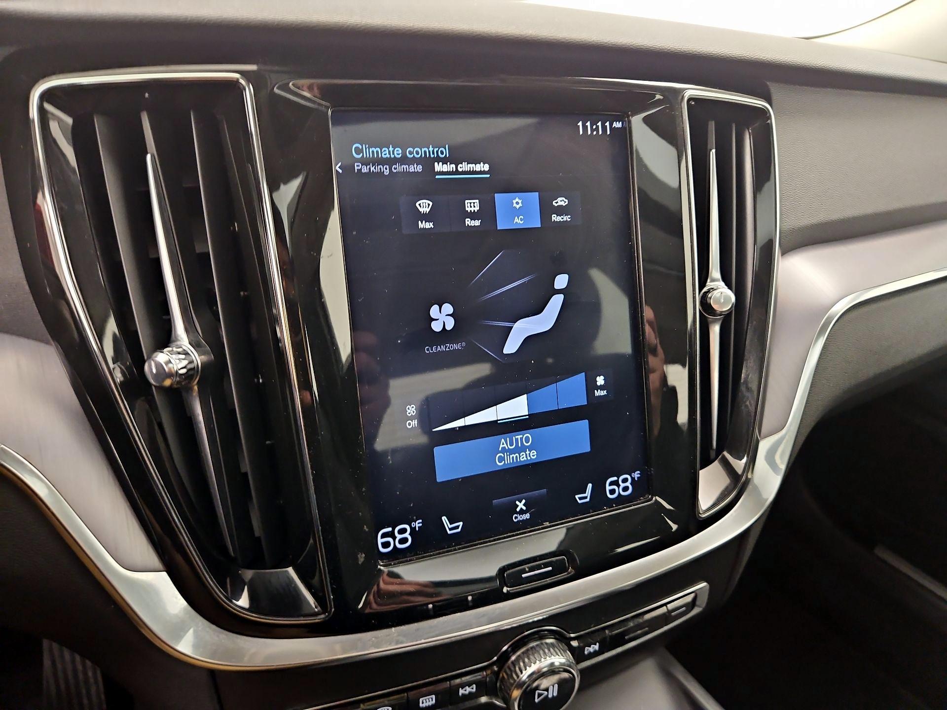 Thumbnail: 2019 Volvo S60 - 17