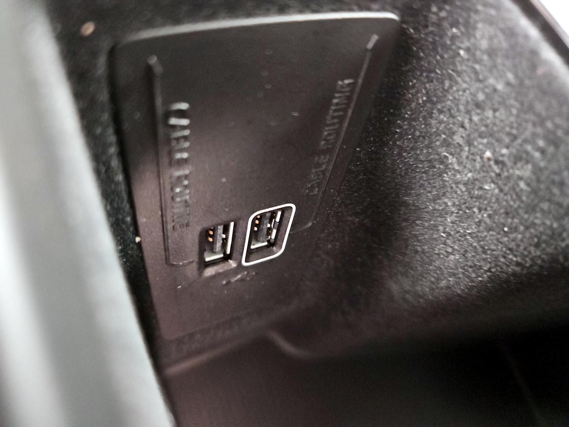 Thumbnail: 2019 Volvo S60 - 19